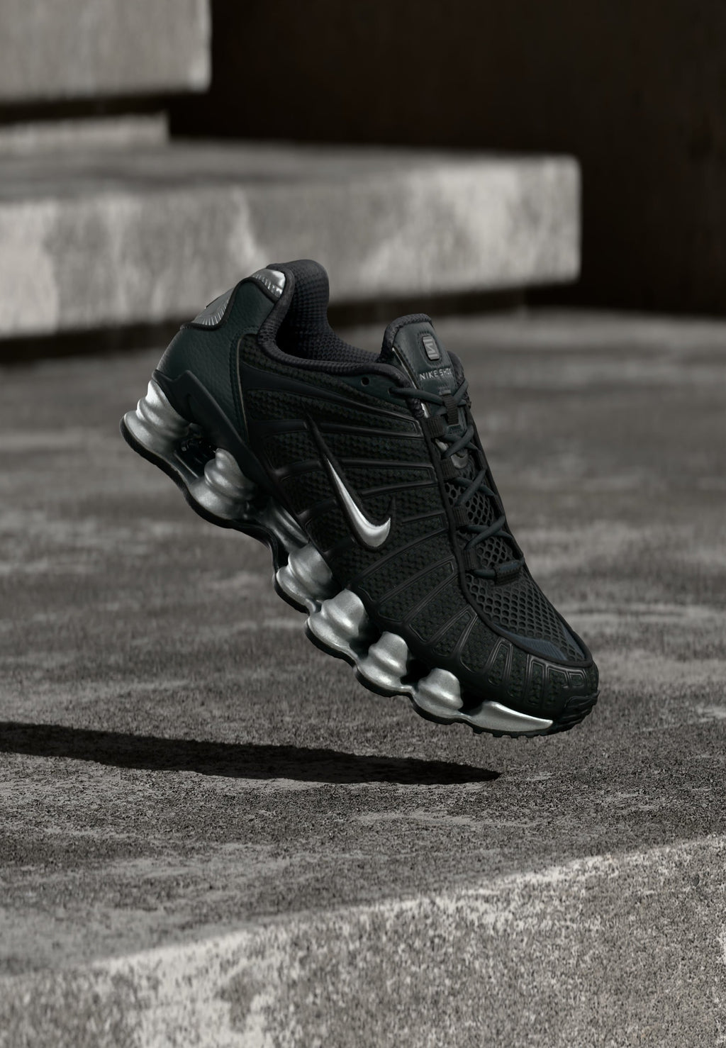 SHOX TL - Trainers - off noir/metallic silver-coloured/black