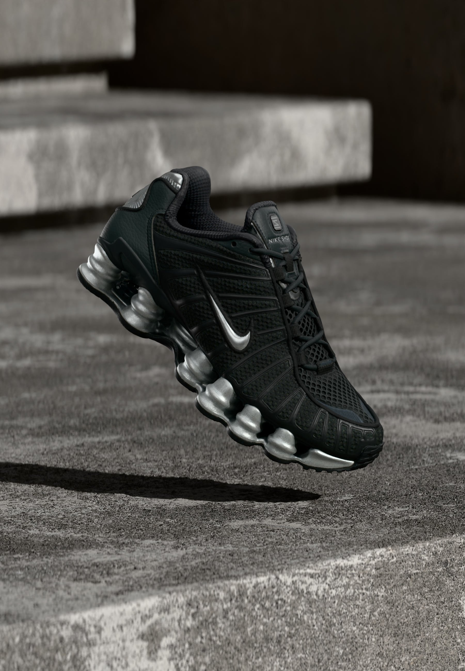 SHOX TL - Trainers - off noir/metallic silver-coloured/black