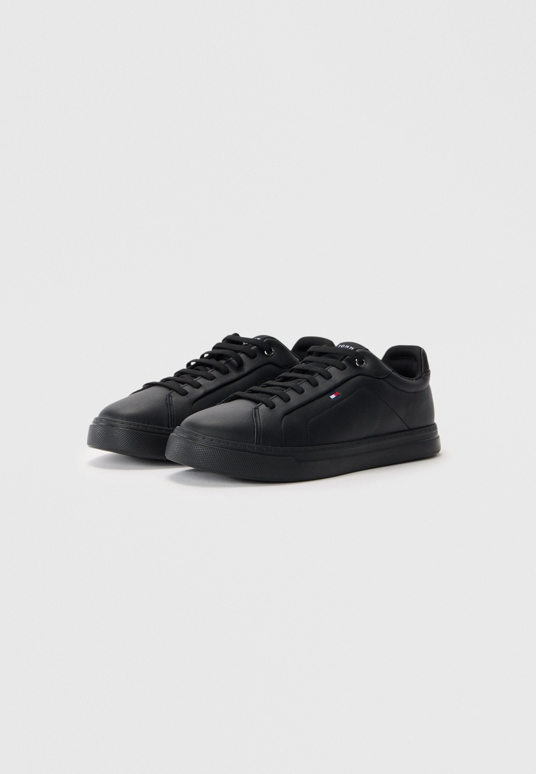 ICON COURT LIGHT ESS - Trainers - black