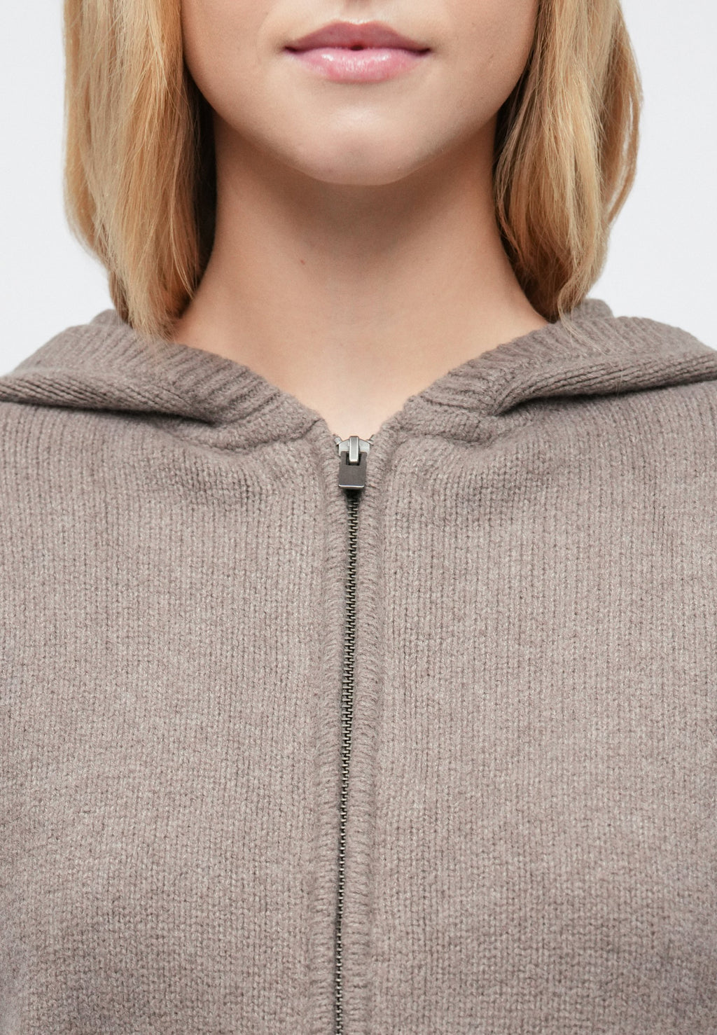 SWEAT À CAPUCHE ZIPPÉ CASHSOFT - Sweat zippé - amande grillée