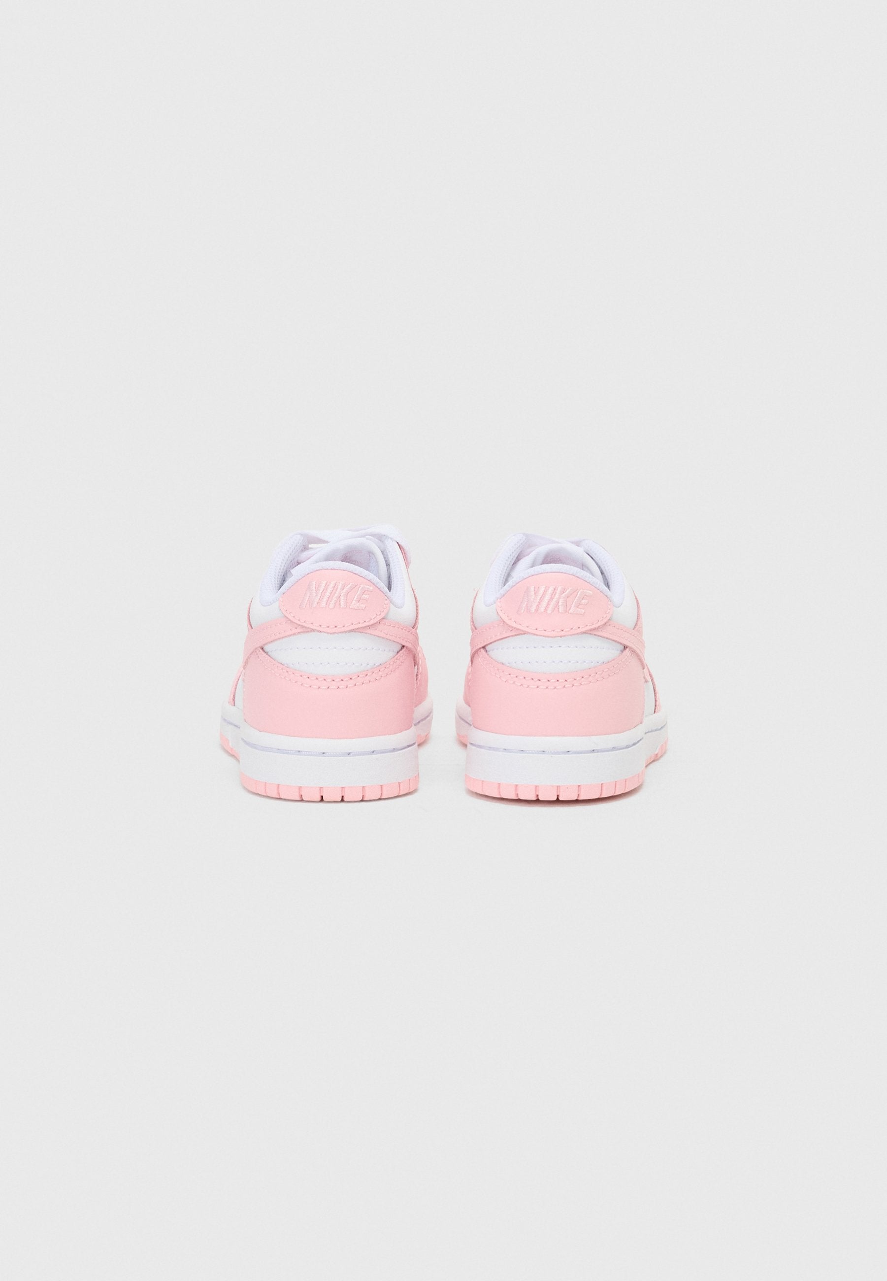 حذاء DUNK LOW UNISEX - رياضي - أبيض/وردي فاتح متوسط/أبيض