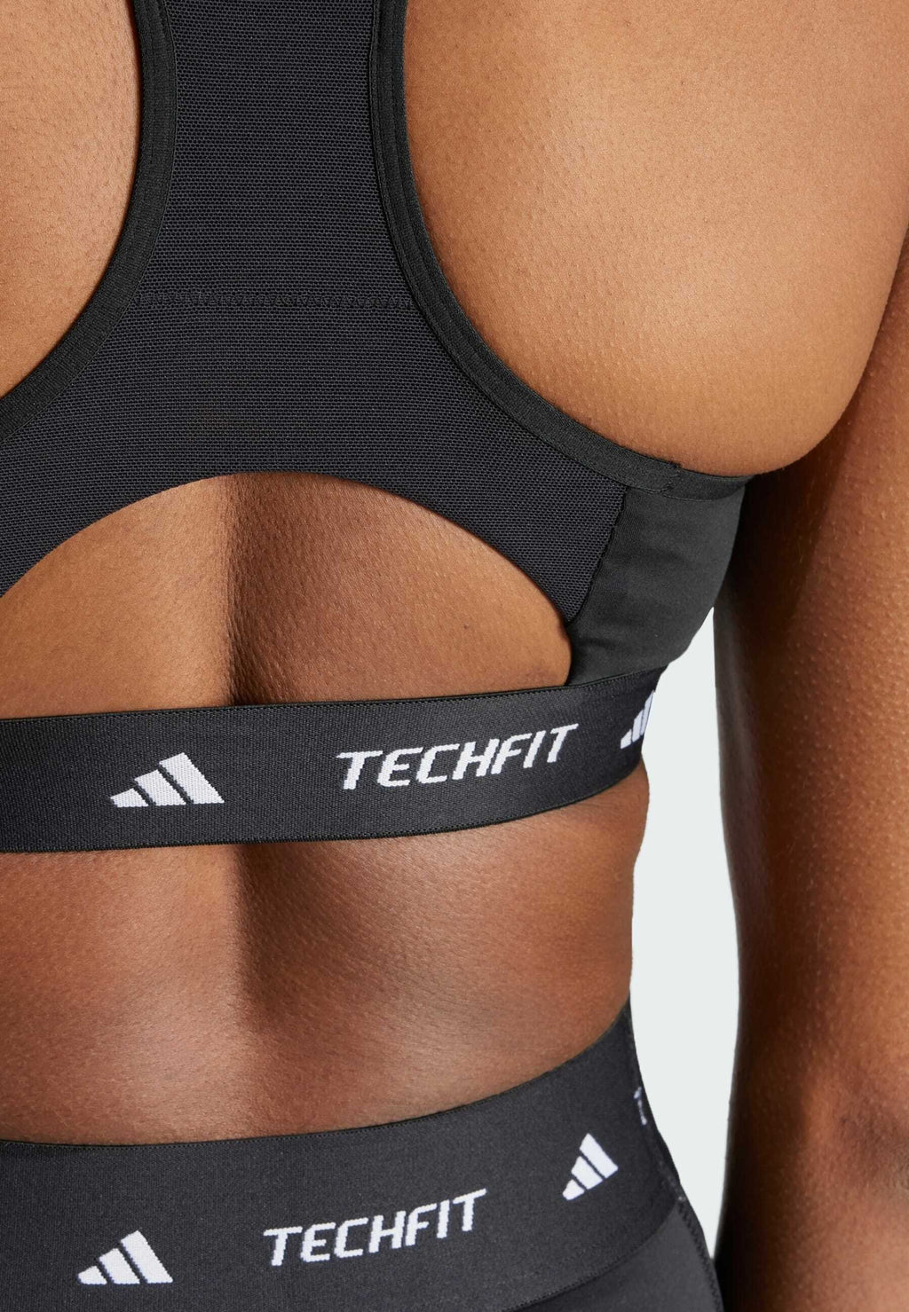 TECHFIT MEDIUM SUPPORT BRA - Medium support sports bra - black