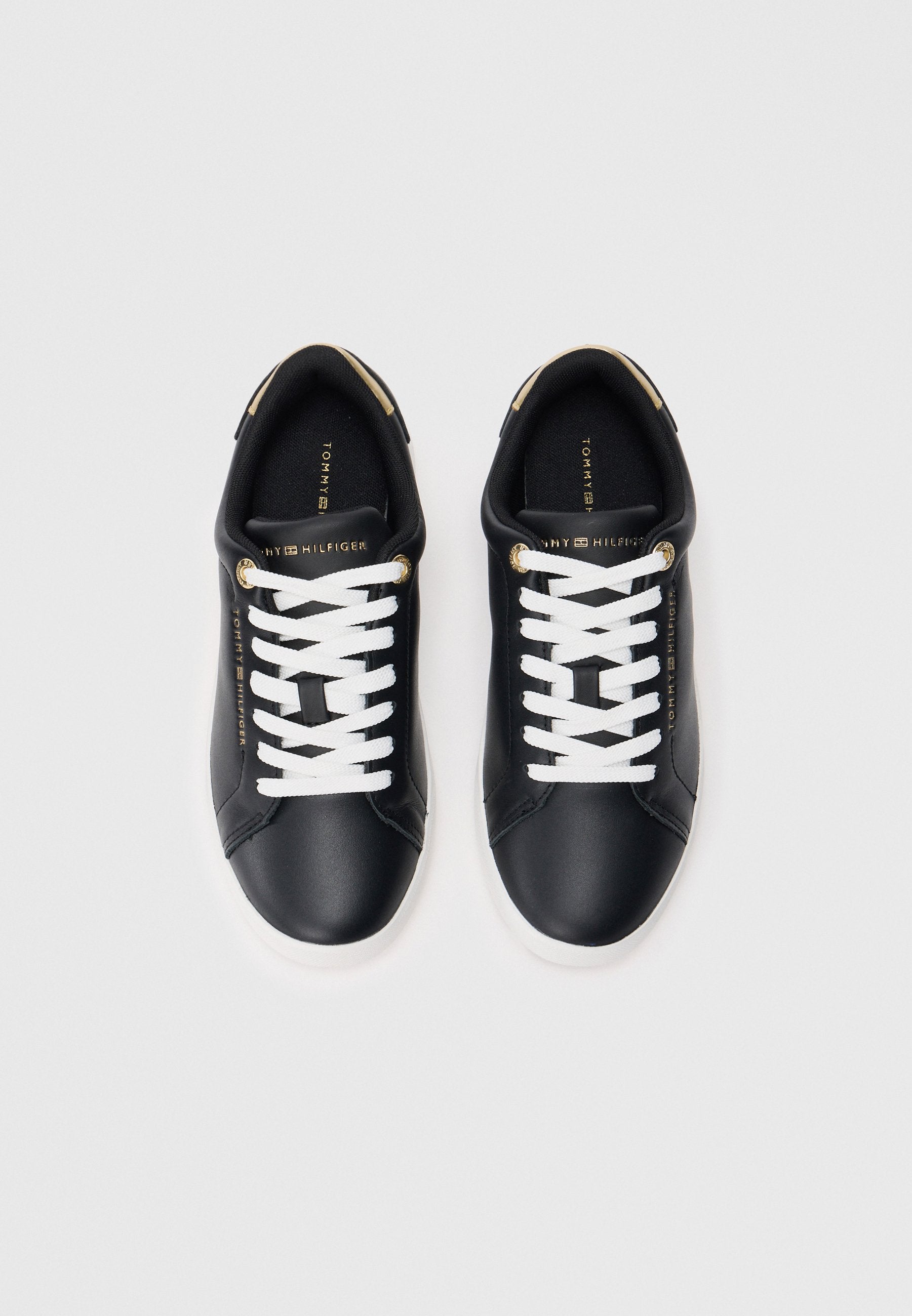 LEATHER LOGO PLAQUE COURT TRAINERS - Trainers - black