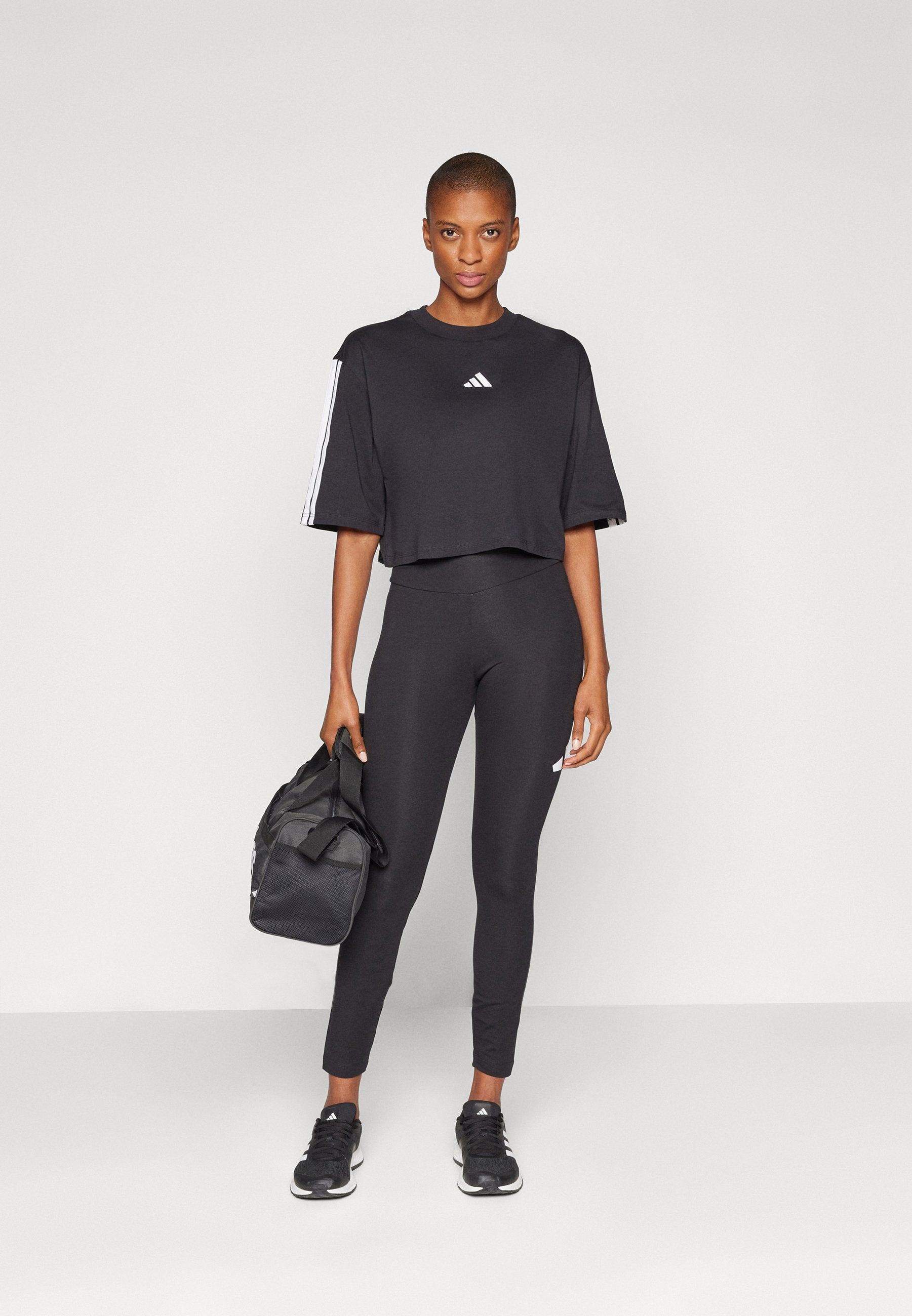 ESSENTIALS 3 STRIPES LOOSE - Print T-shirt - black/white