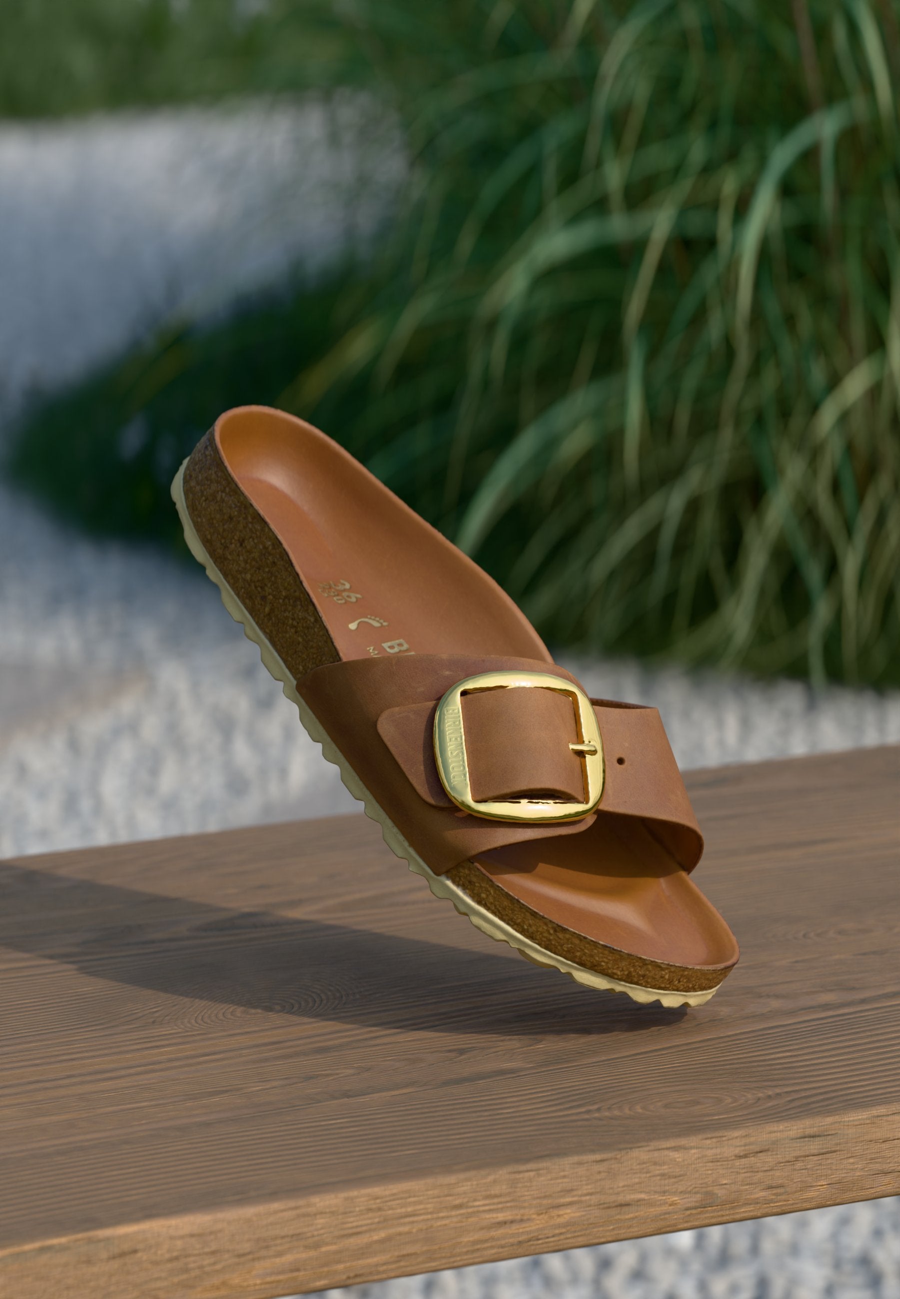 MADRID BIG BUCKLE LEOI COGNAC HEXS - NARROW - Sandals - cognac