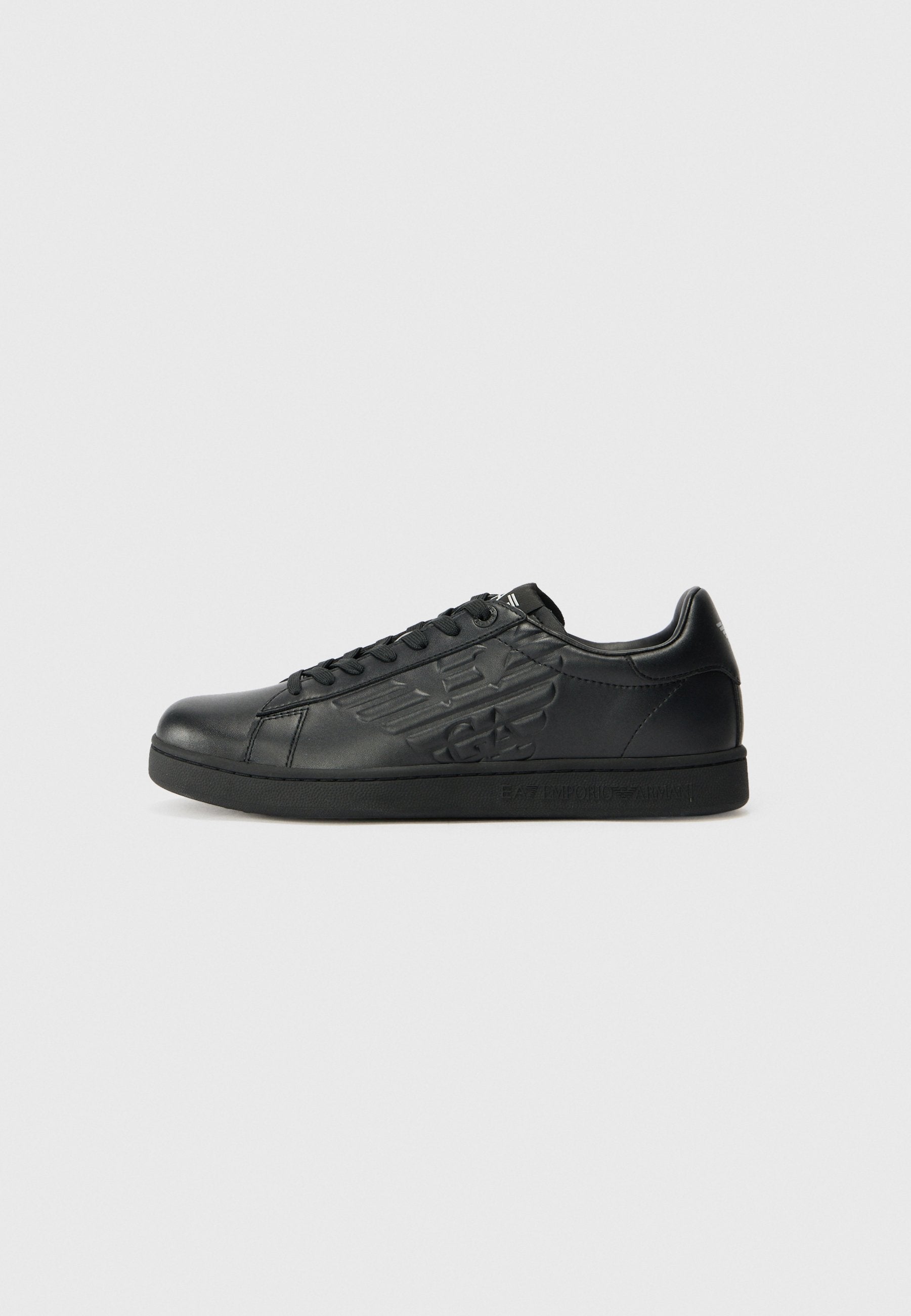 Trainers - triple black