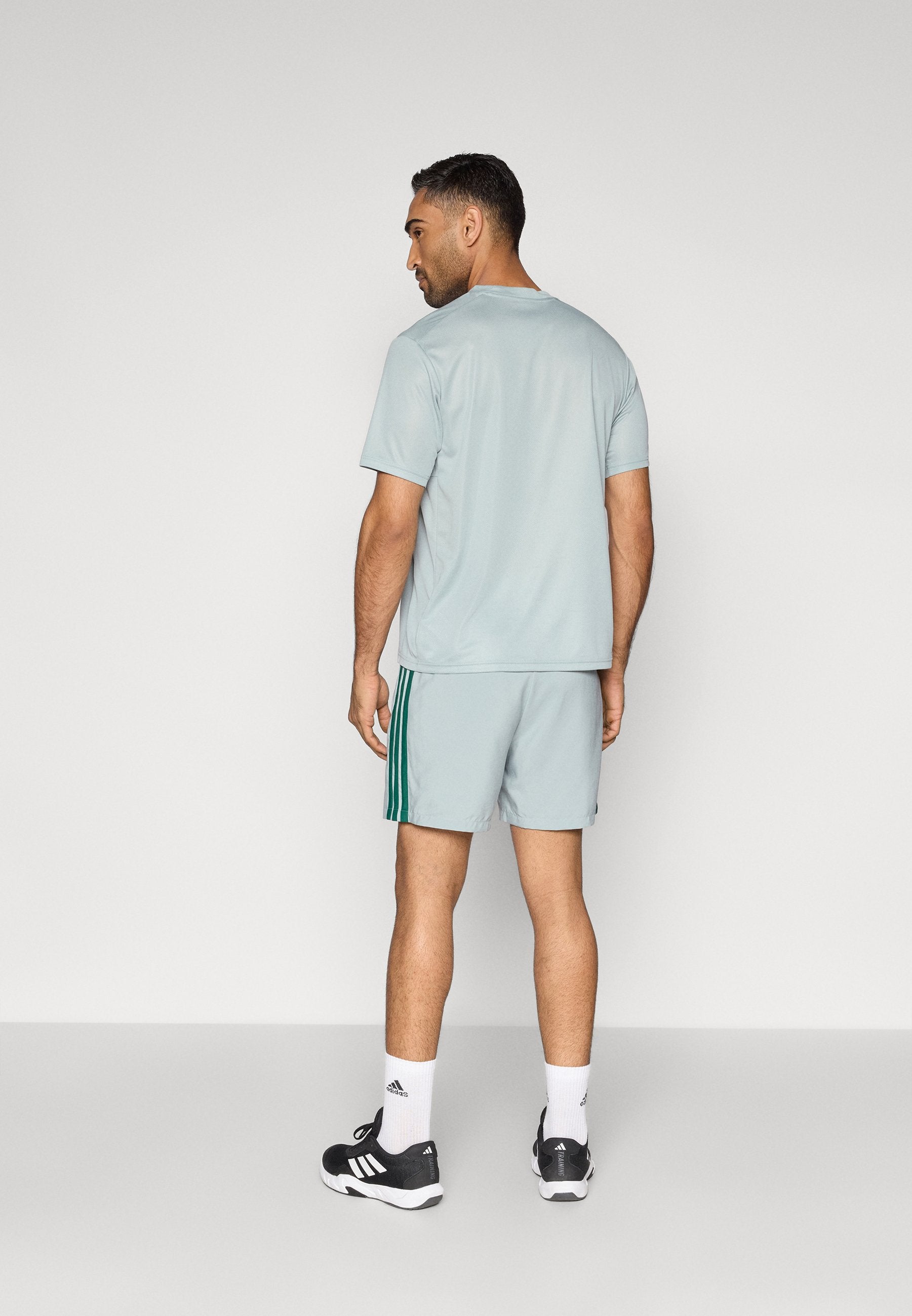 M 3S CHELSEA B - Sports shorts - sage/collegiate green
