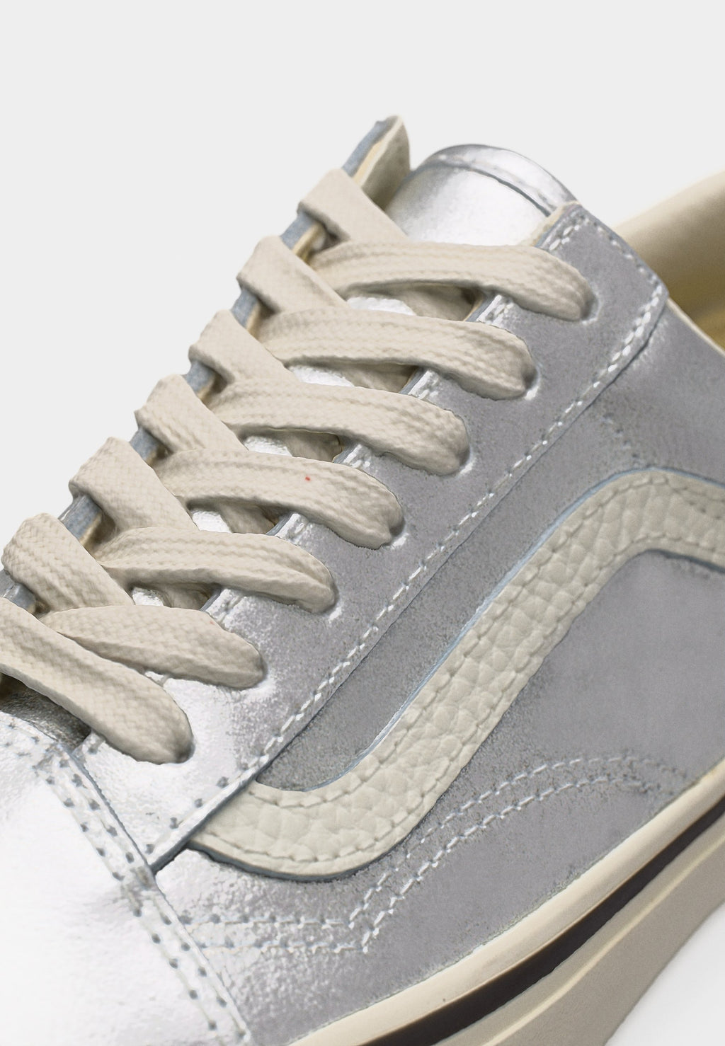 OLD SKOOL - Skate shoes - metallic silver-coloured