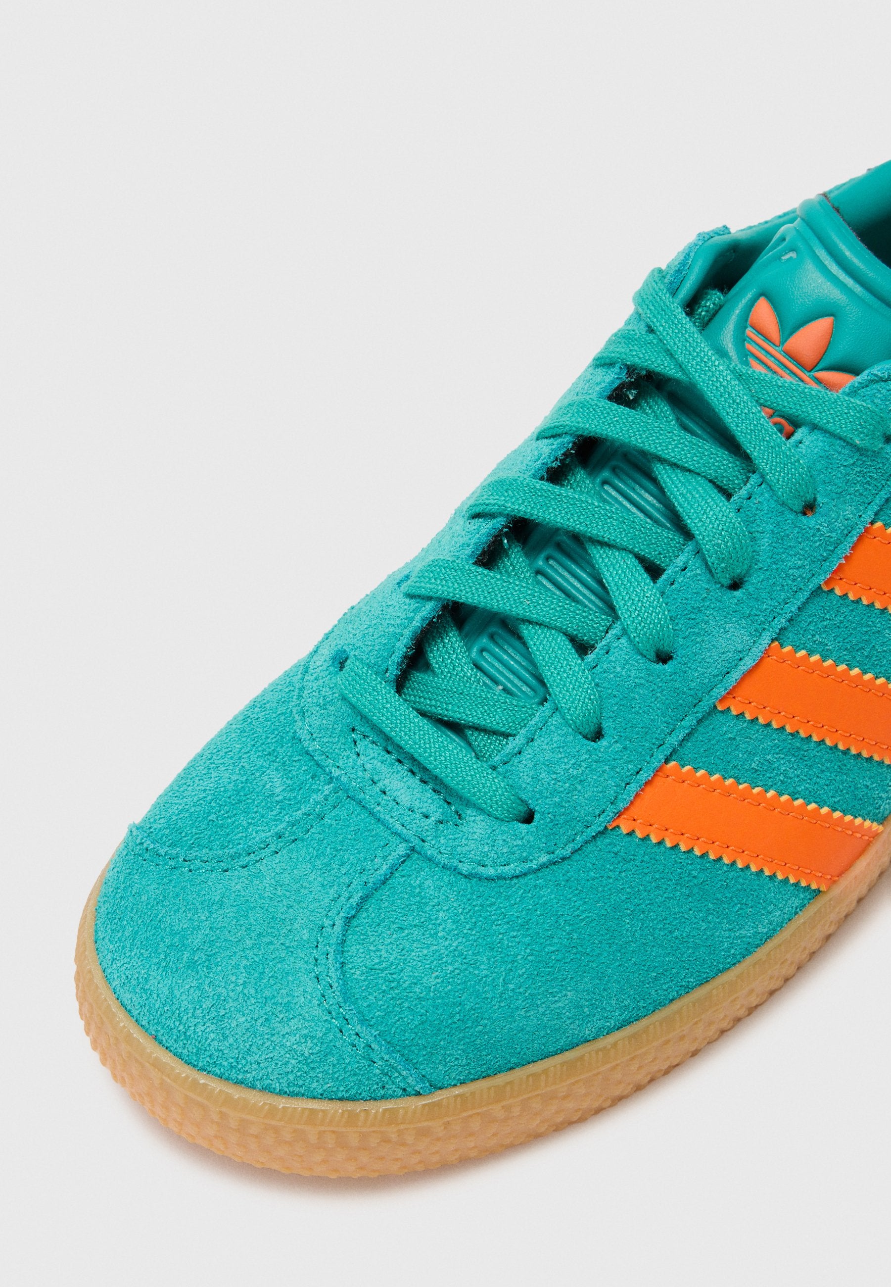 GAZELLE UNISEX - أحذية رياضية - تيل نقي/برتقالي مؤثر/أرجواني كوليجيت