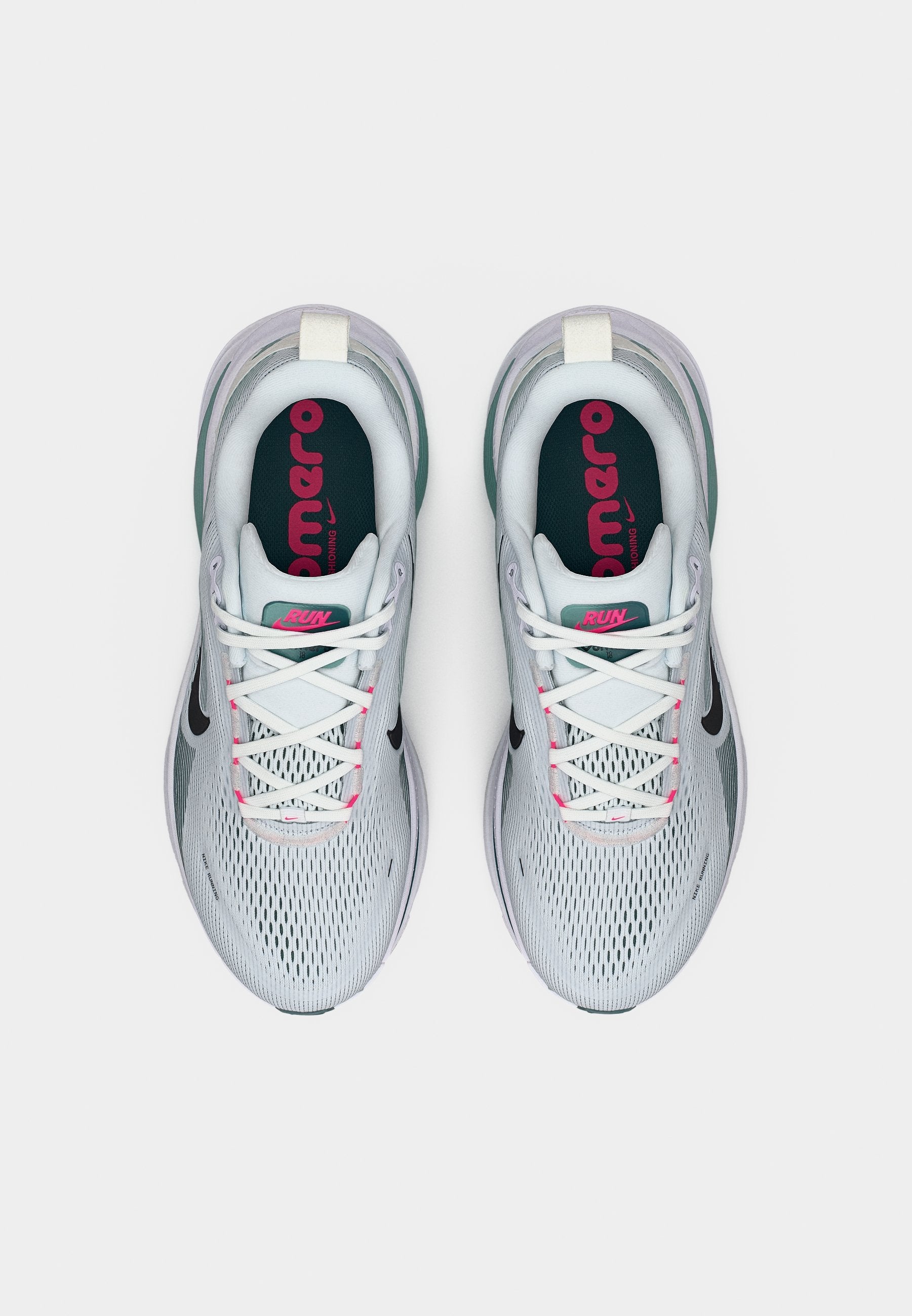 VOMERO UNISEX - Chaussures de running sur route - blanc/noir/ardoise minérale/minéral/rose vif