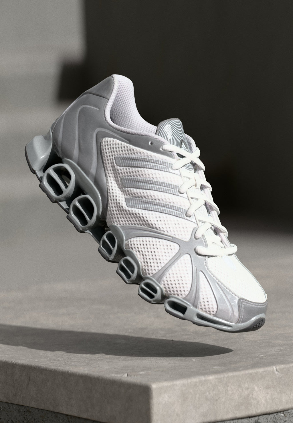 MEGA GHOSTRIDE W - Trainers - footwear white/silver metallic/matte silver