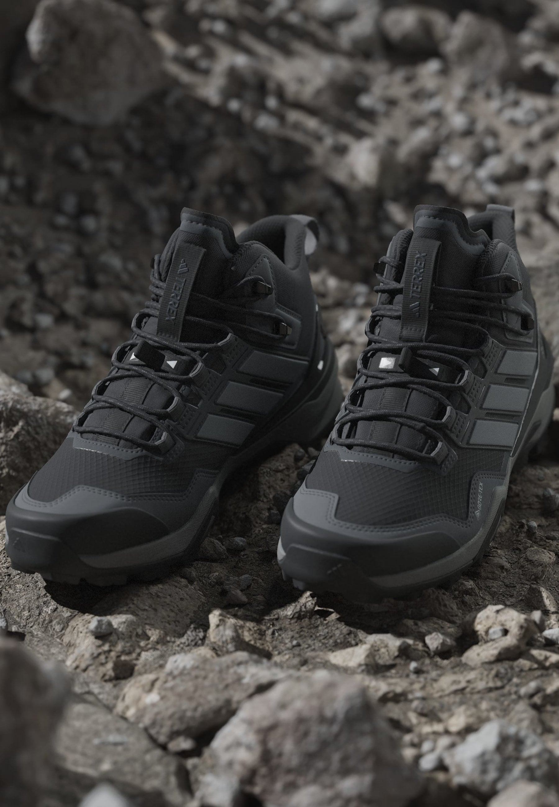 TERREX SKYCHASER MID GTX W - Hiking shoes - core black   grey three   grey six