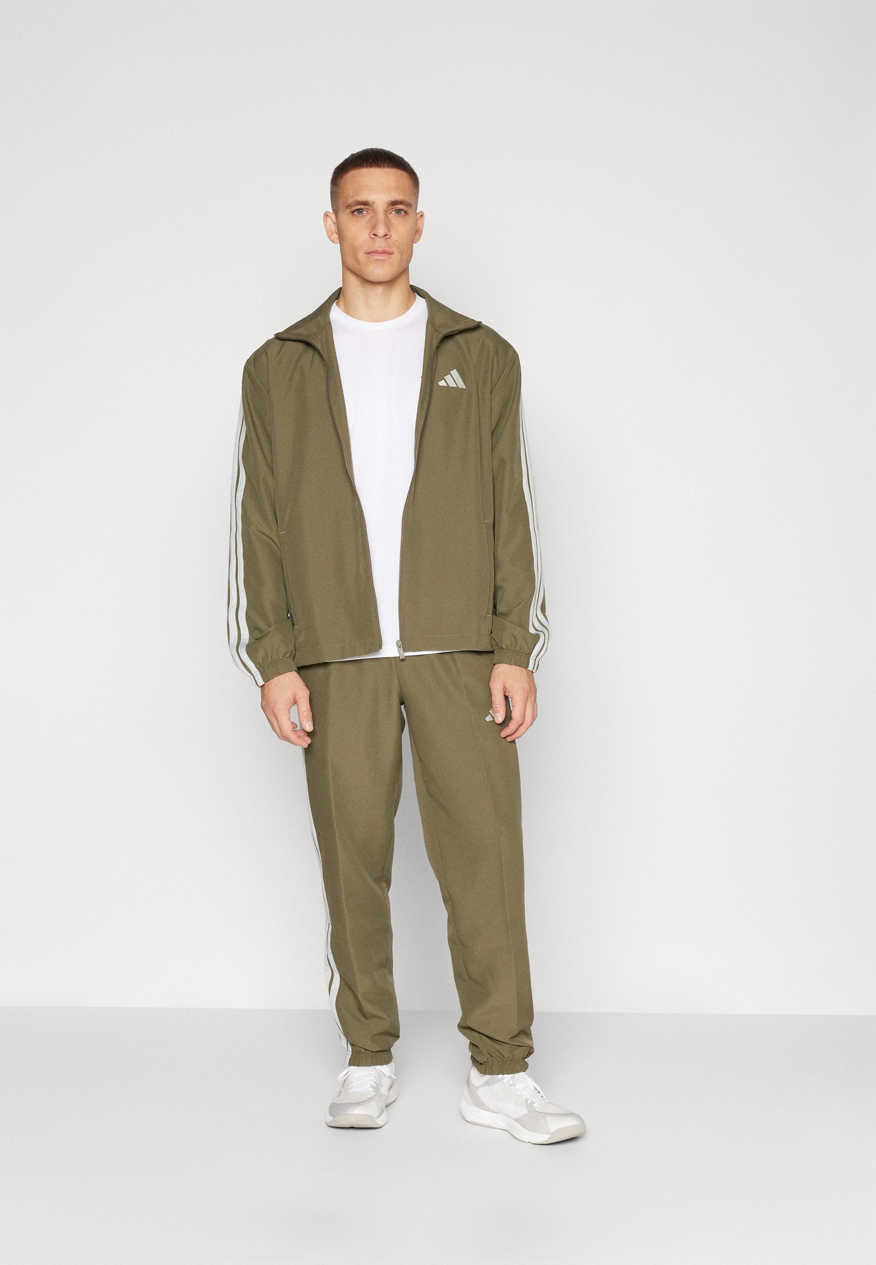 SET - Tracksuit - olive strata