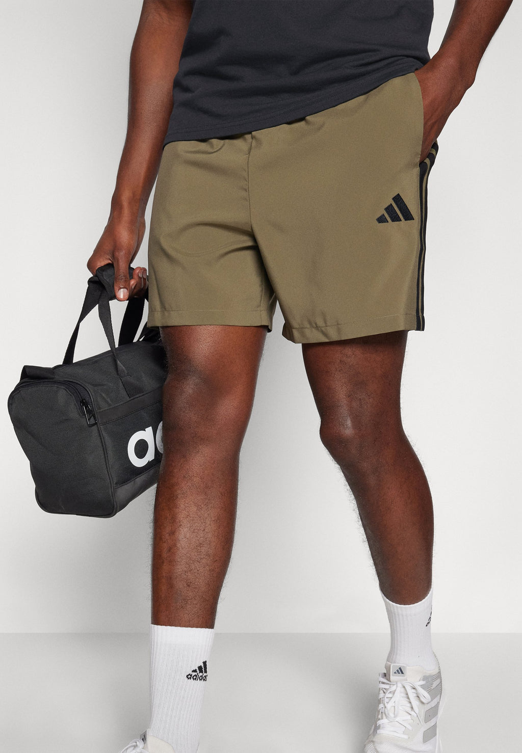 M 3S CHELSEA B - Sports shorts - olive strata/black