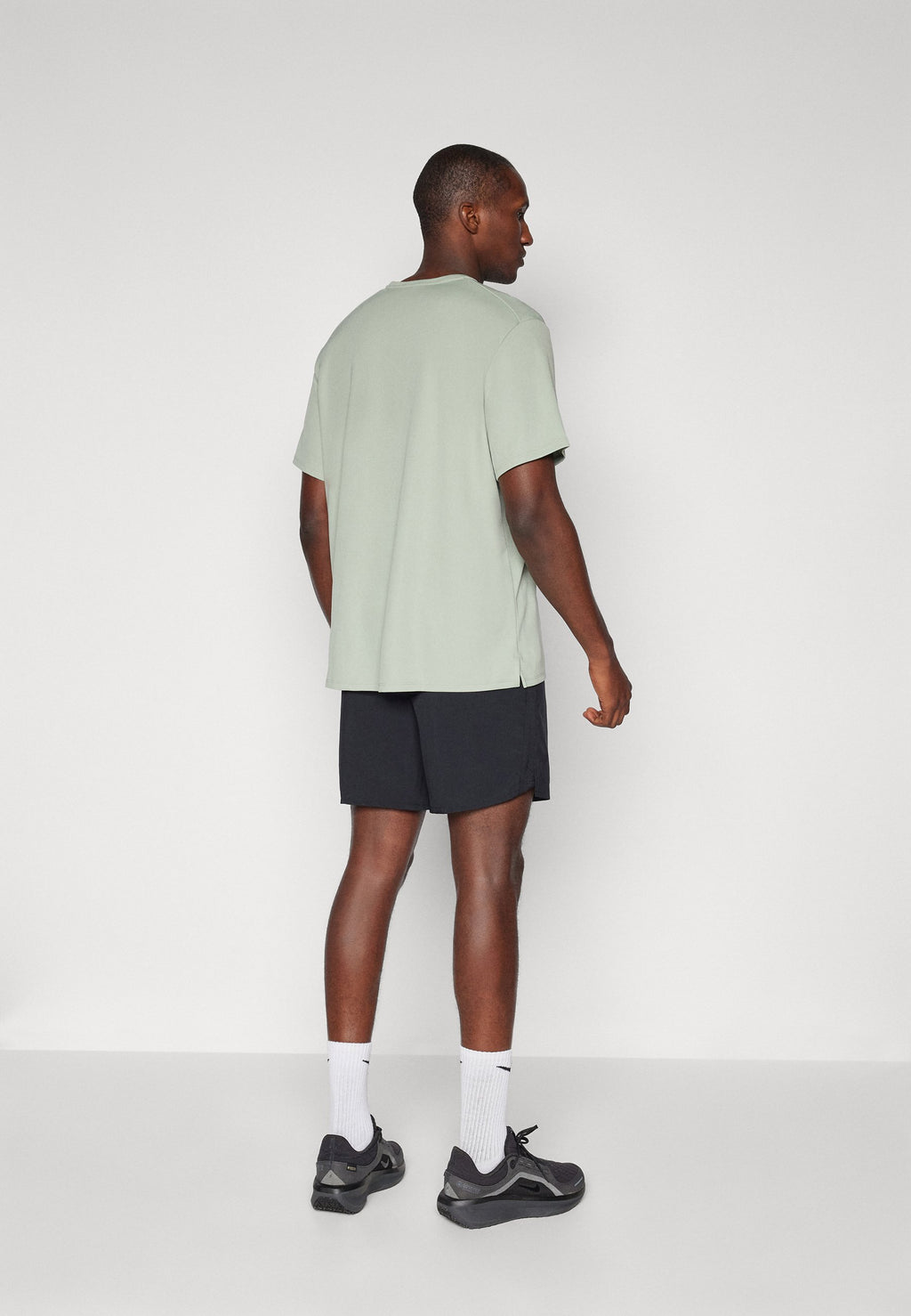 CHALLENGER SHORT - Sports shorts - black/reflective silver