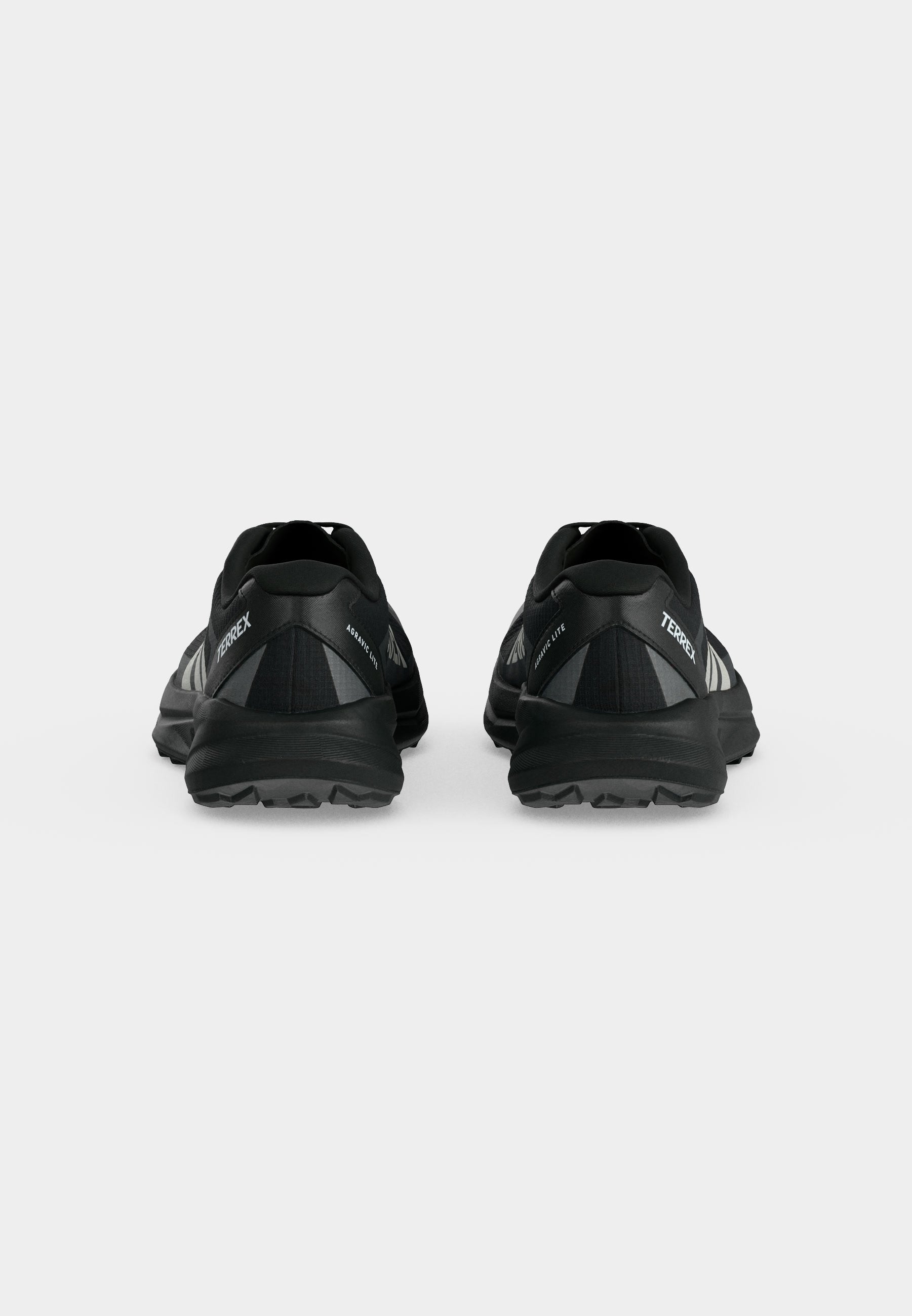 AGRAVIC LITE - Chaussures de trail - core black/grey one/grey six