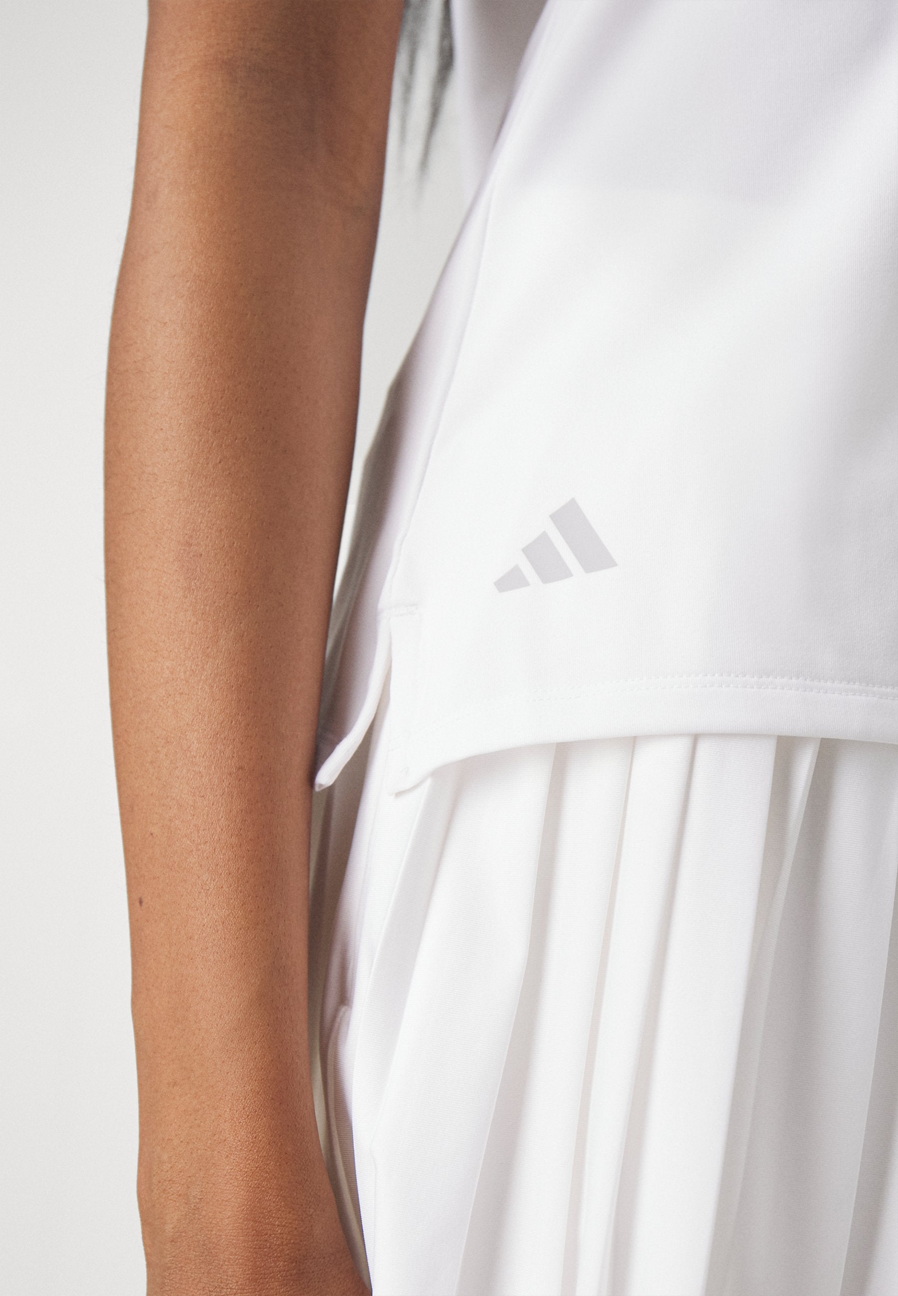 ULTIMATE365 SOLID SLEEVELESS - Polo tişört - beyaz