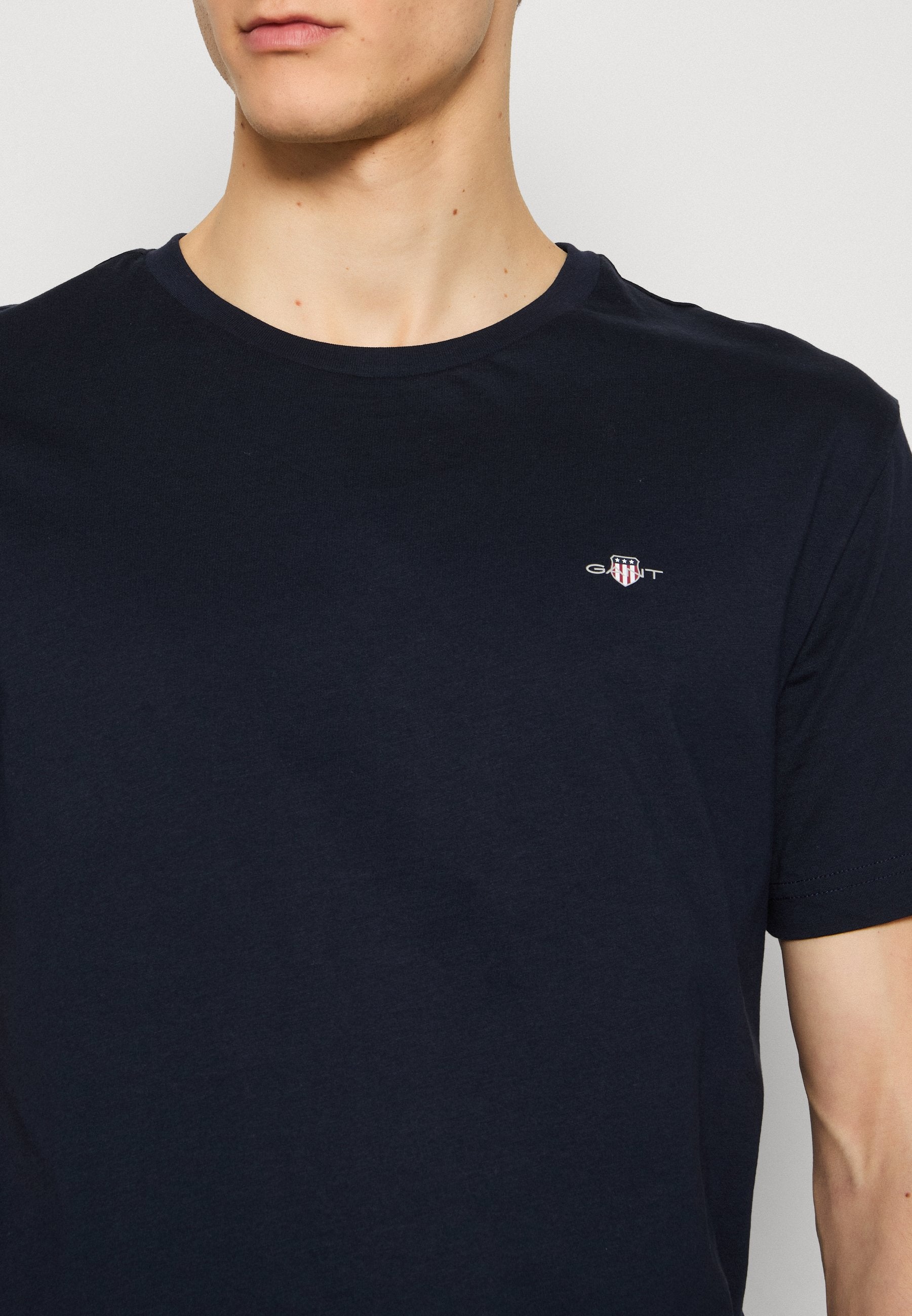 PRINTED ARCHIVE SHIELD - Basic T-shirt - evening blue