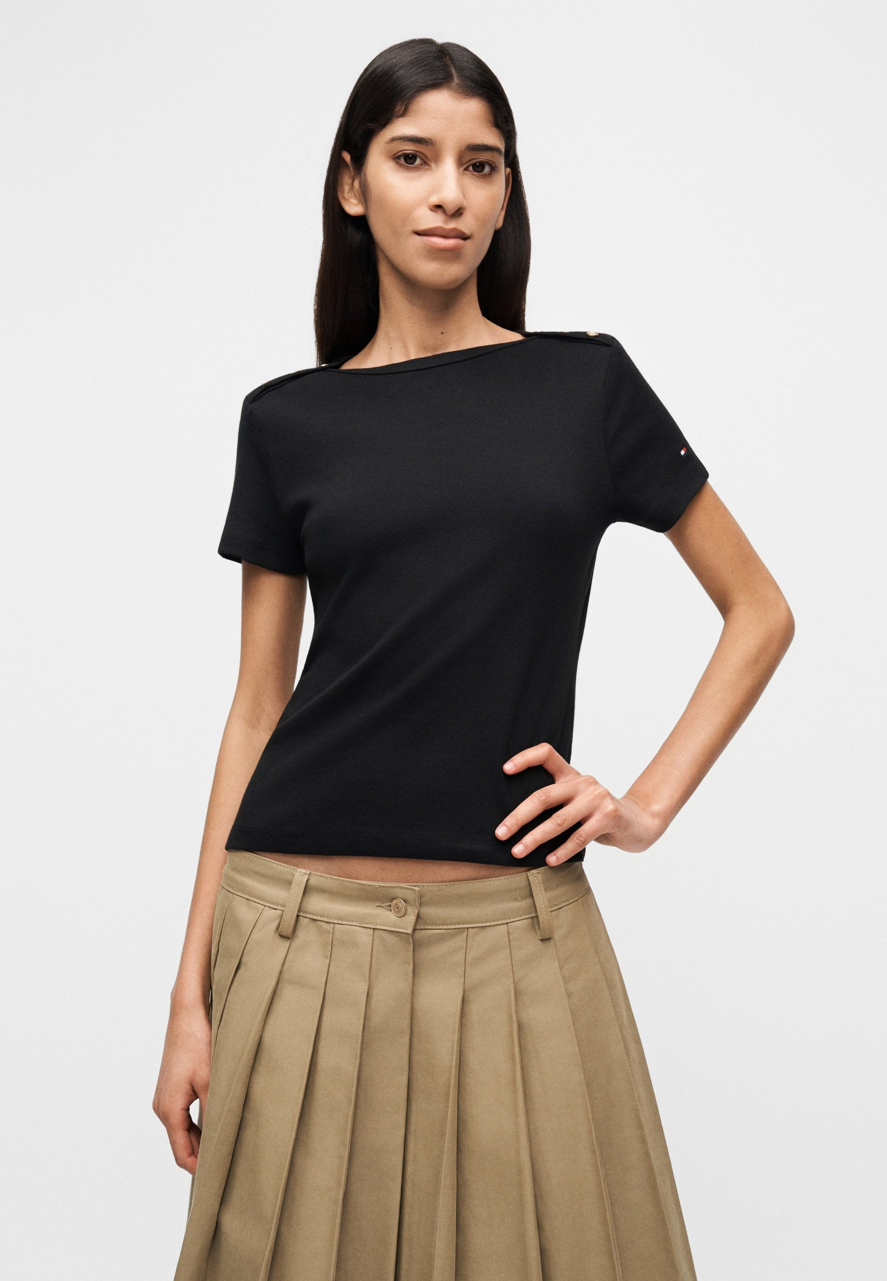 GOLD-TONE BUTTON SLIM BOAT NECK T-SHIRT - Print T-shirt - black