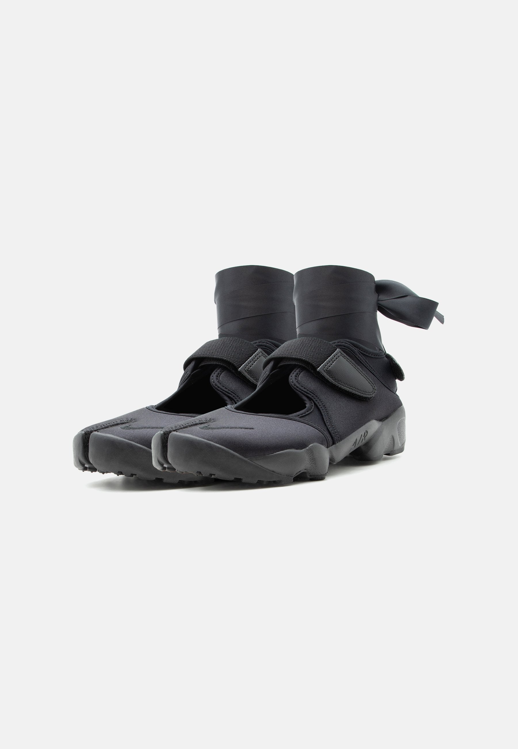 AIR RIFT TRK3 - Trainers - black