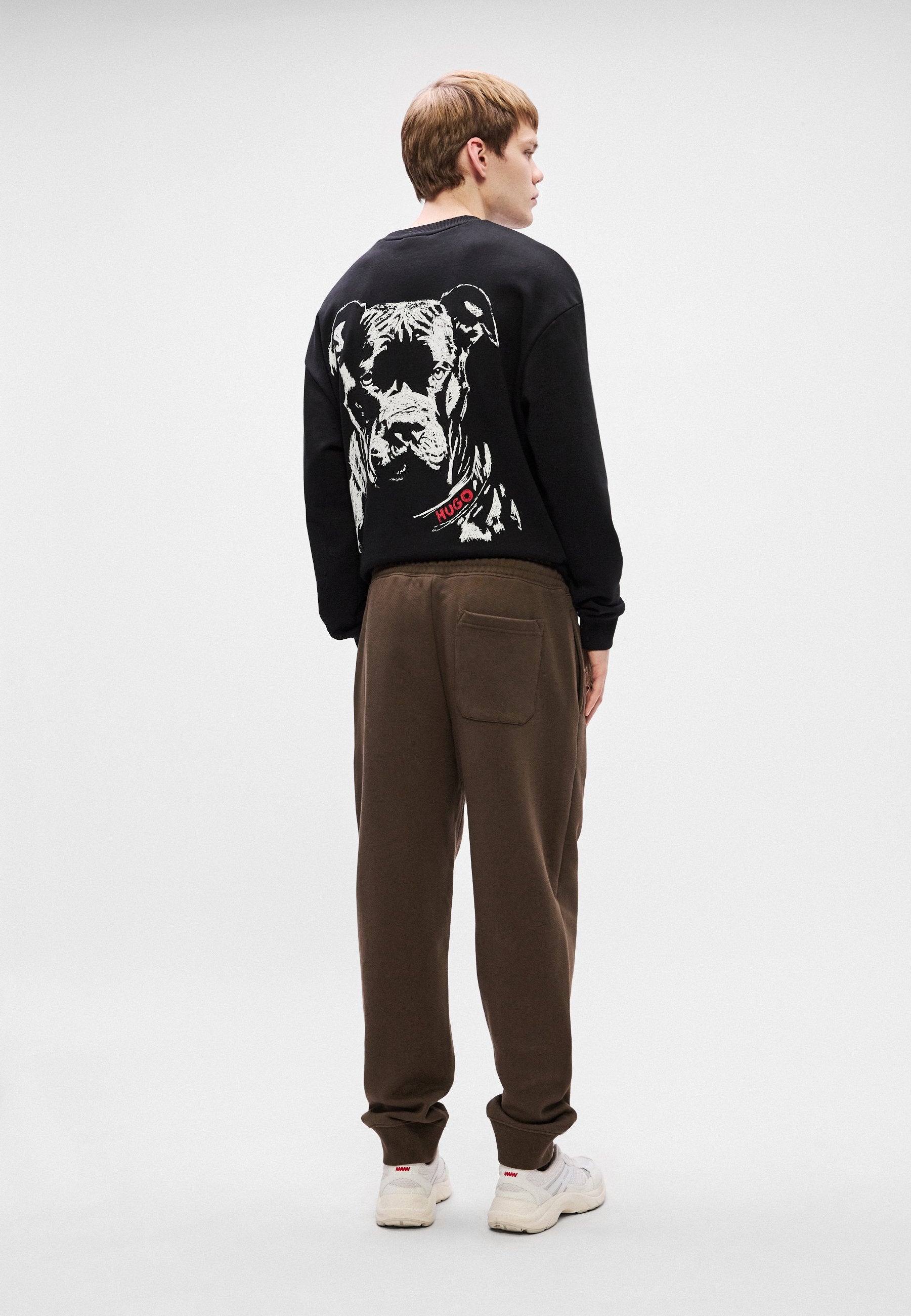 NEVEZ - Tracksuit bottoms - dark brown