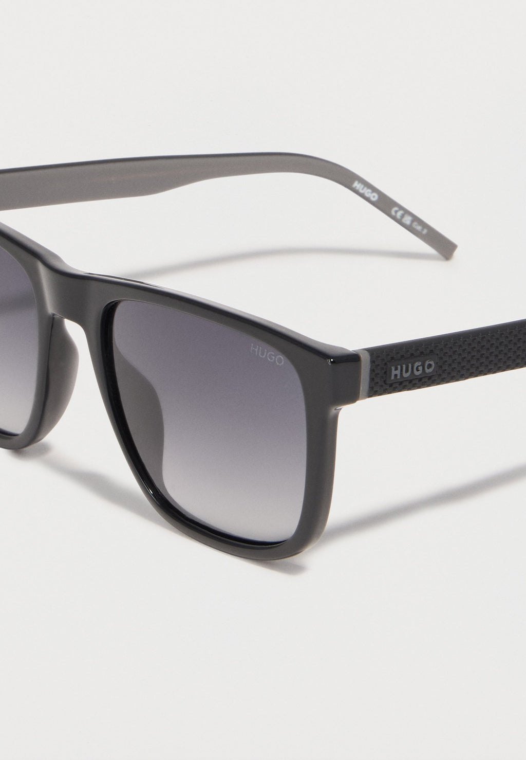 Sunglasses - black