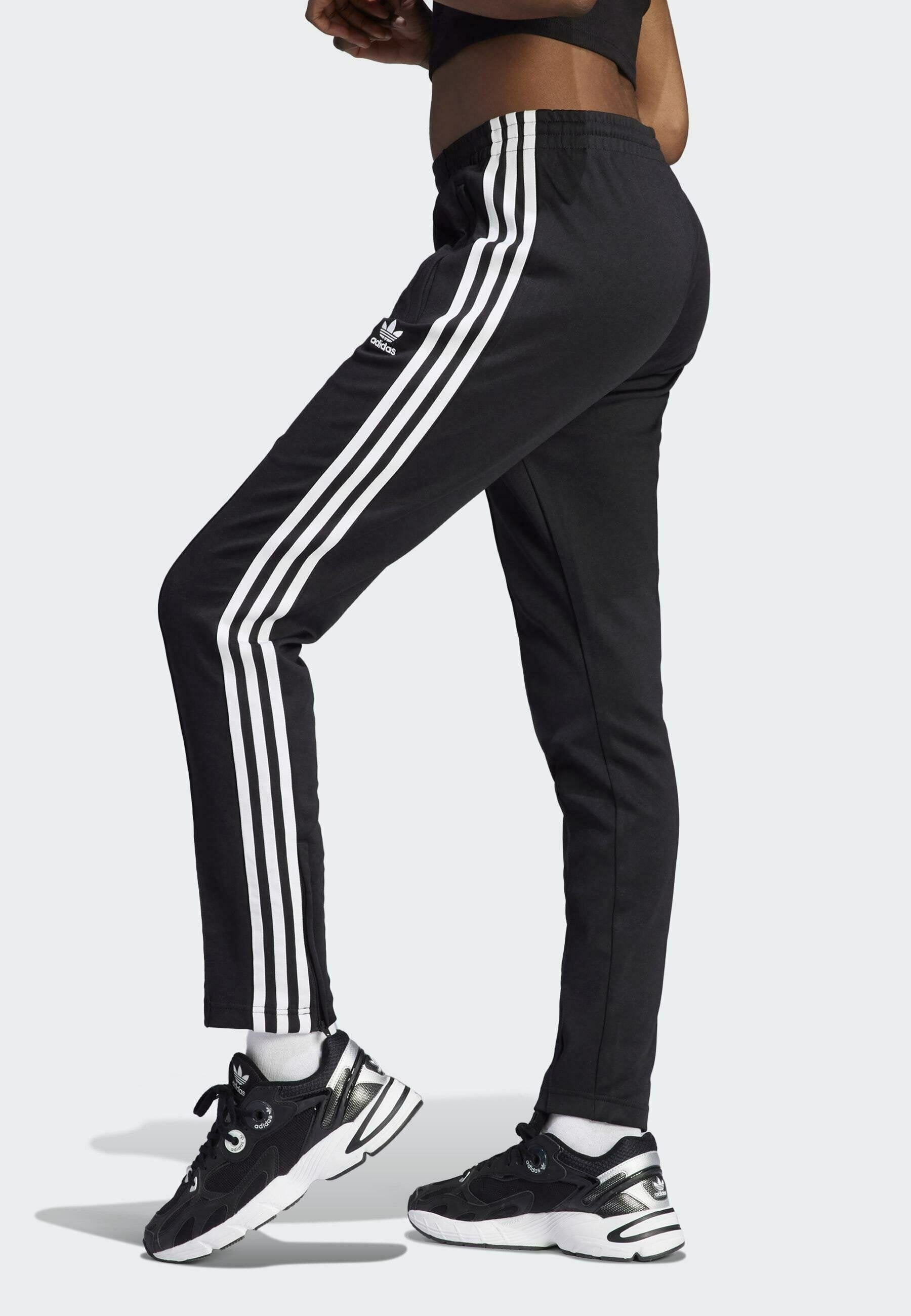 SST  - Tracksuit bottoms - black