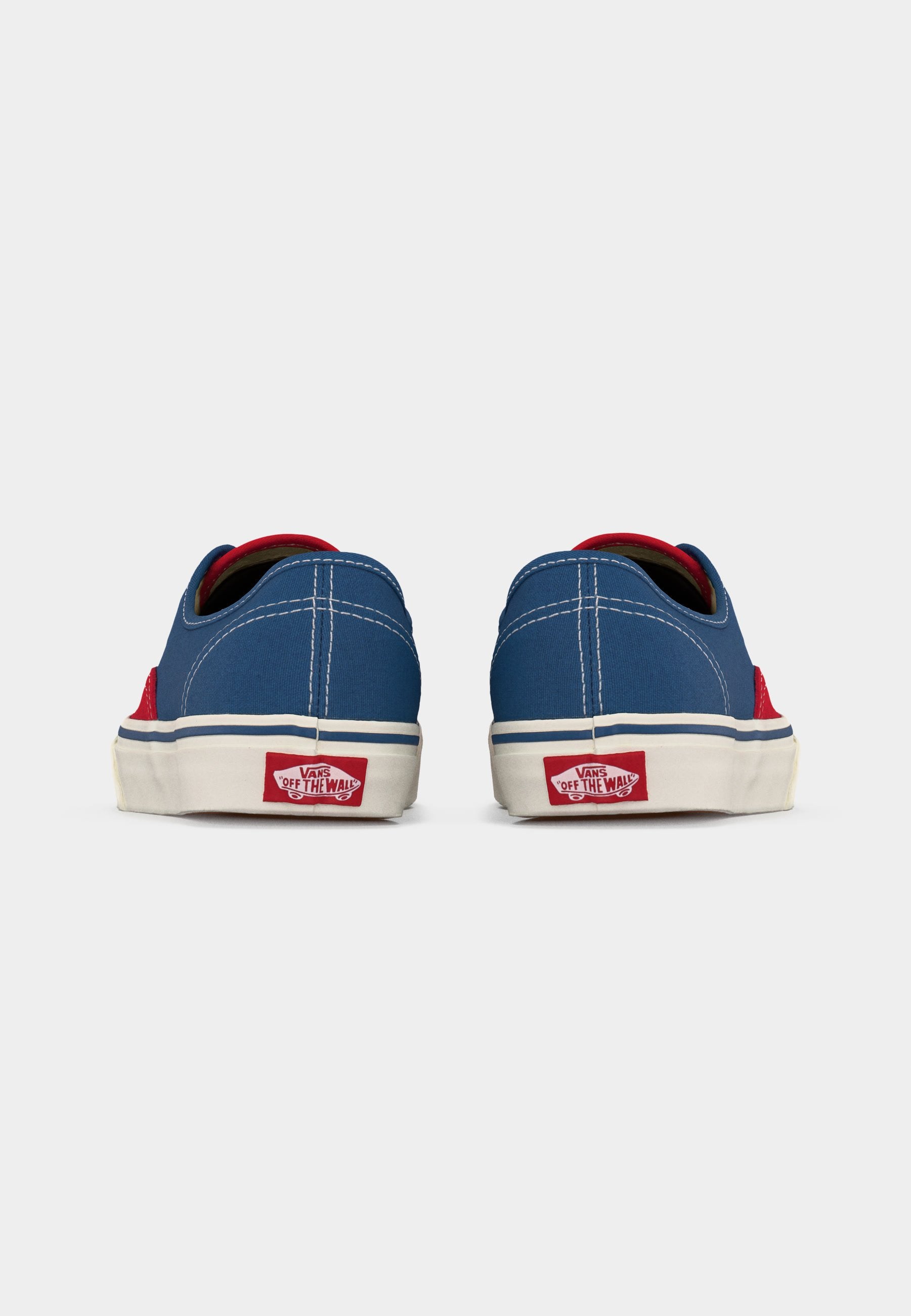 AUTHENTIC - Skate shoes - primary racing red