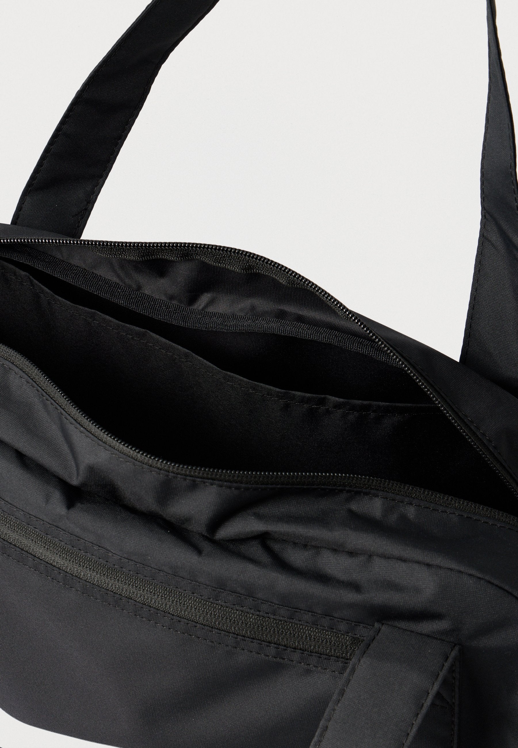 GYM CLUB BAG - Sports bag - black/white