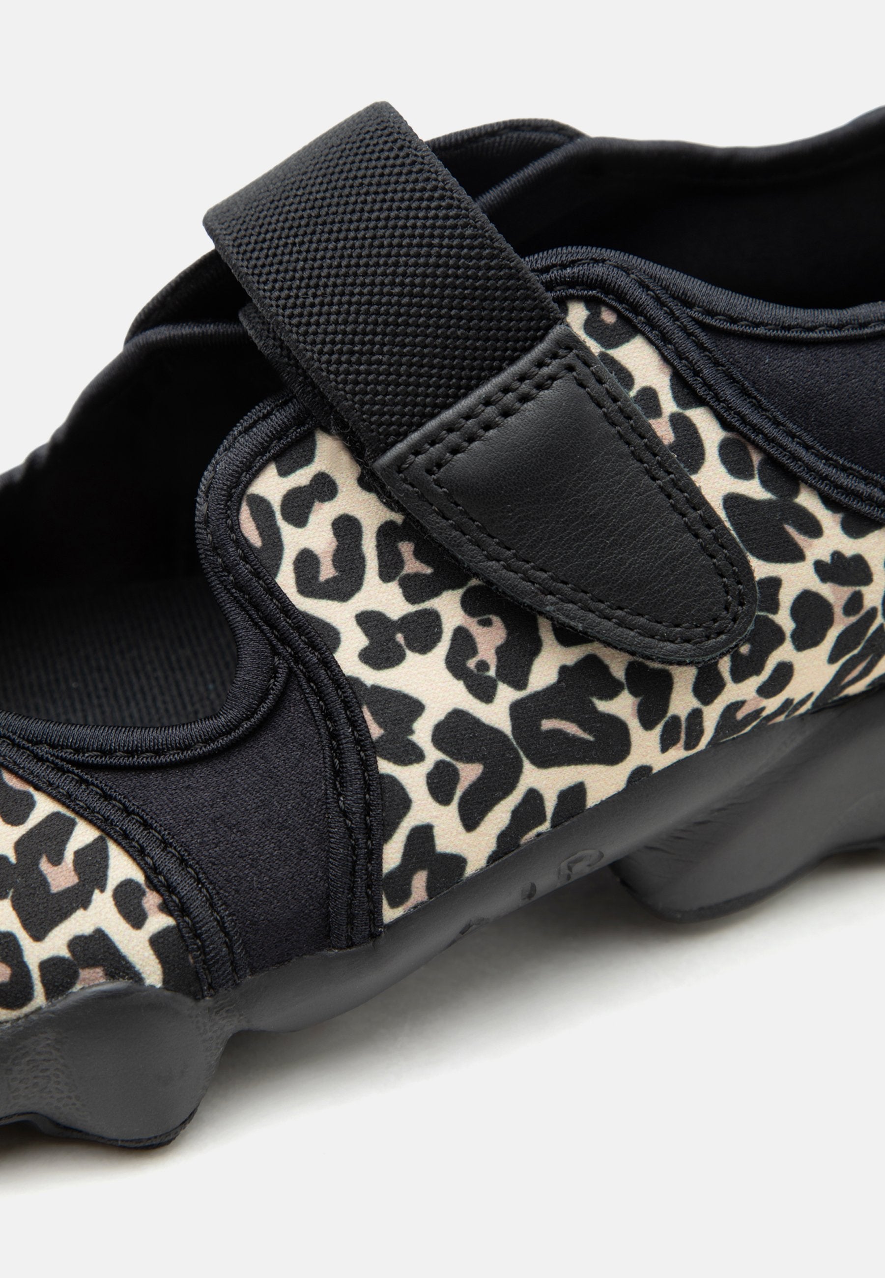 AIR RIFT - Trainers - black/hemp