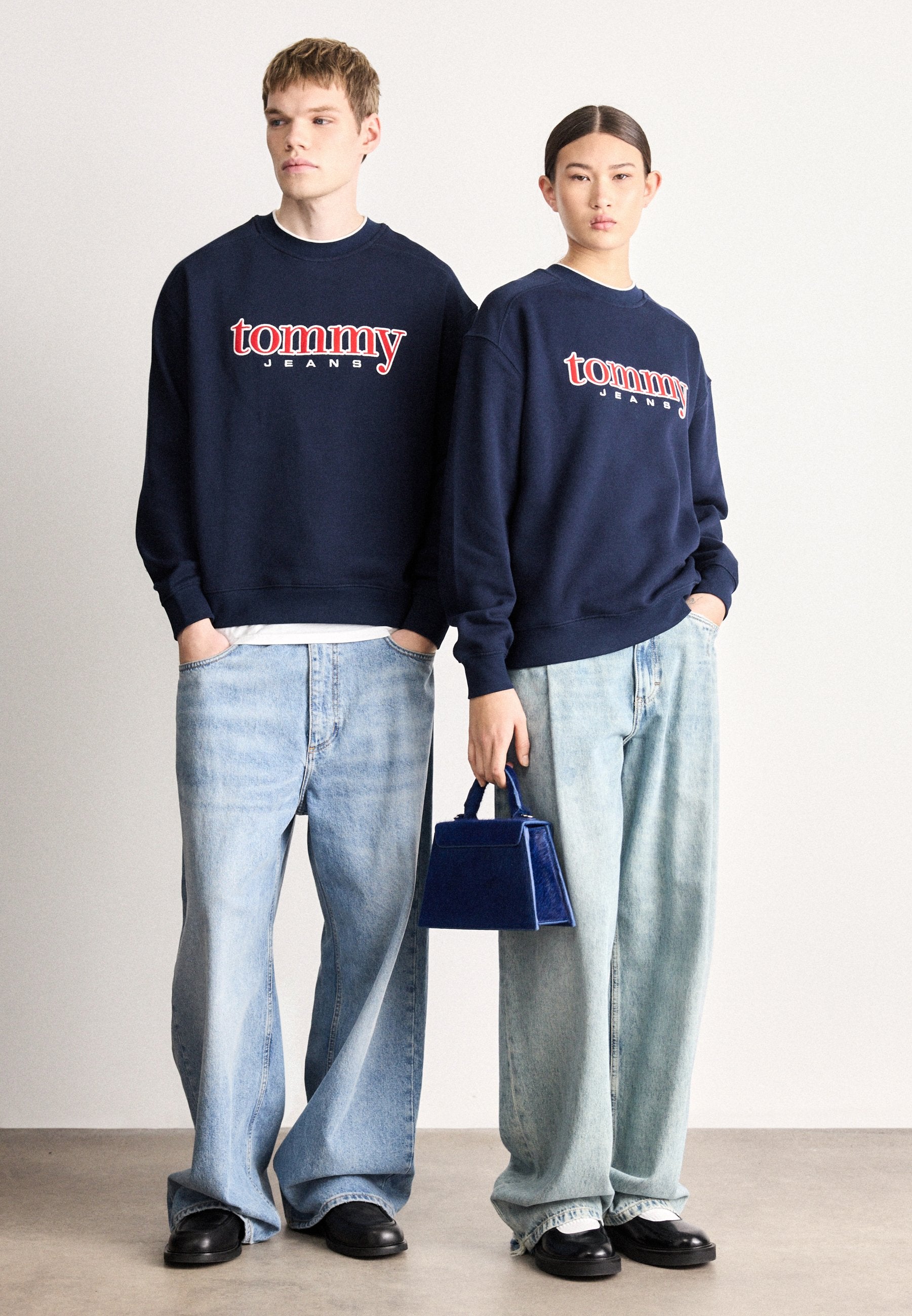 90S LOGO APPLIQUÉ FLEECE SWEATSHIRT - سترة - أزرق داكن ليلي