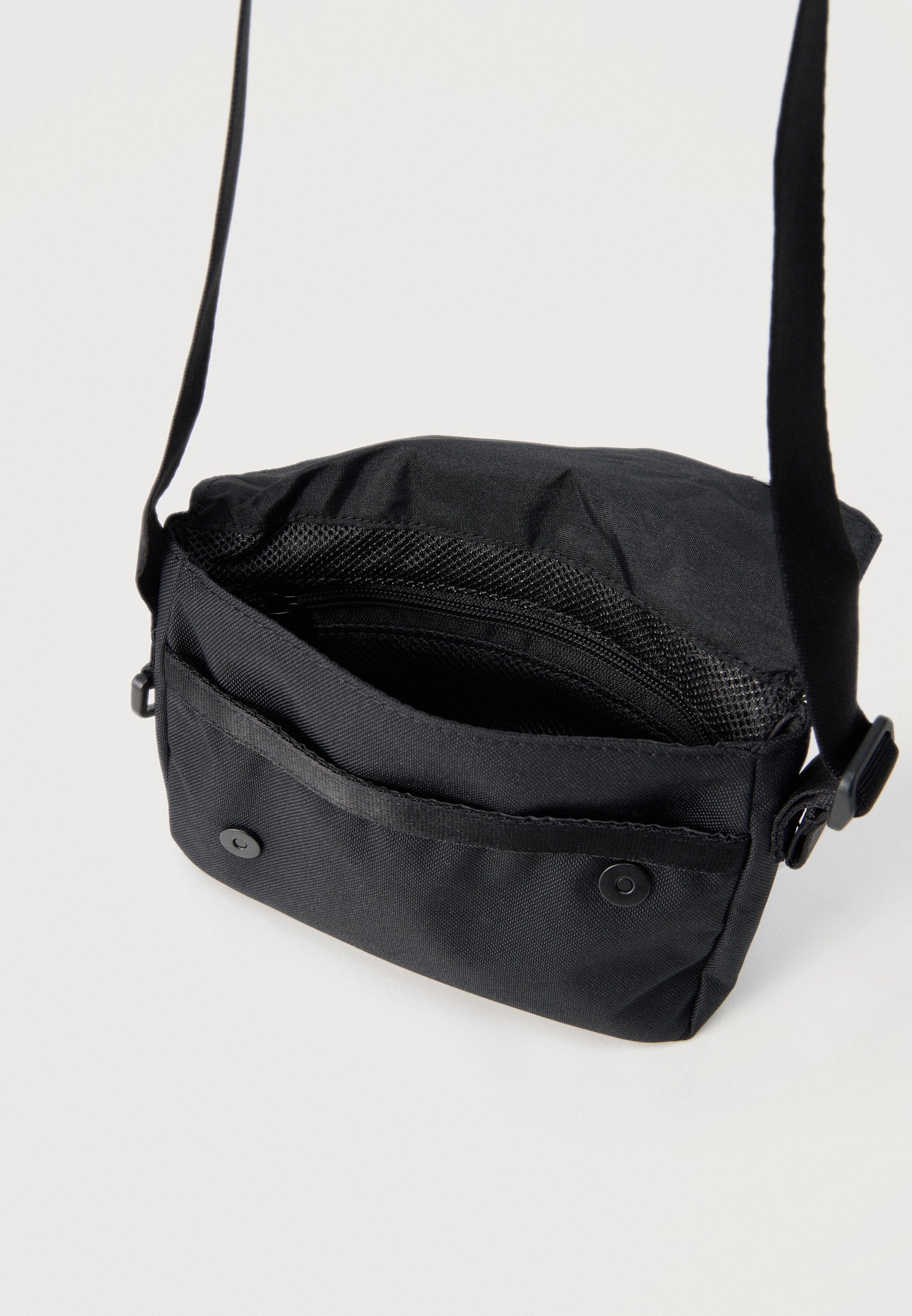 HERITAGE CROSSBODY UNISEX - Çapraz çanta - siyah