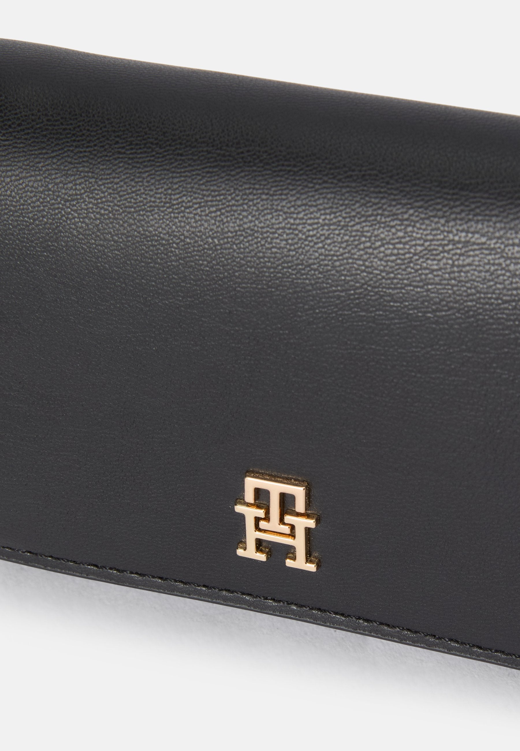 محفظة HILFIGER ICON TH MONOGRAM TRIFOLD - محفظة - أسود