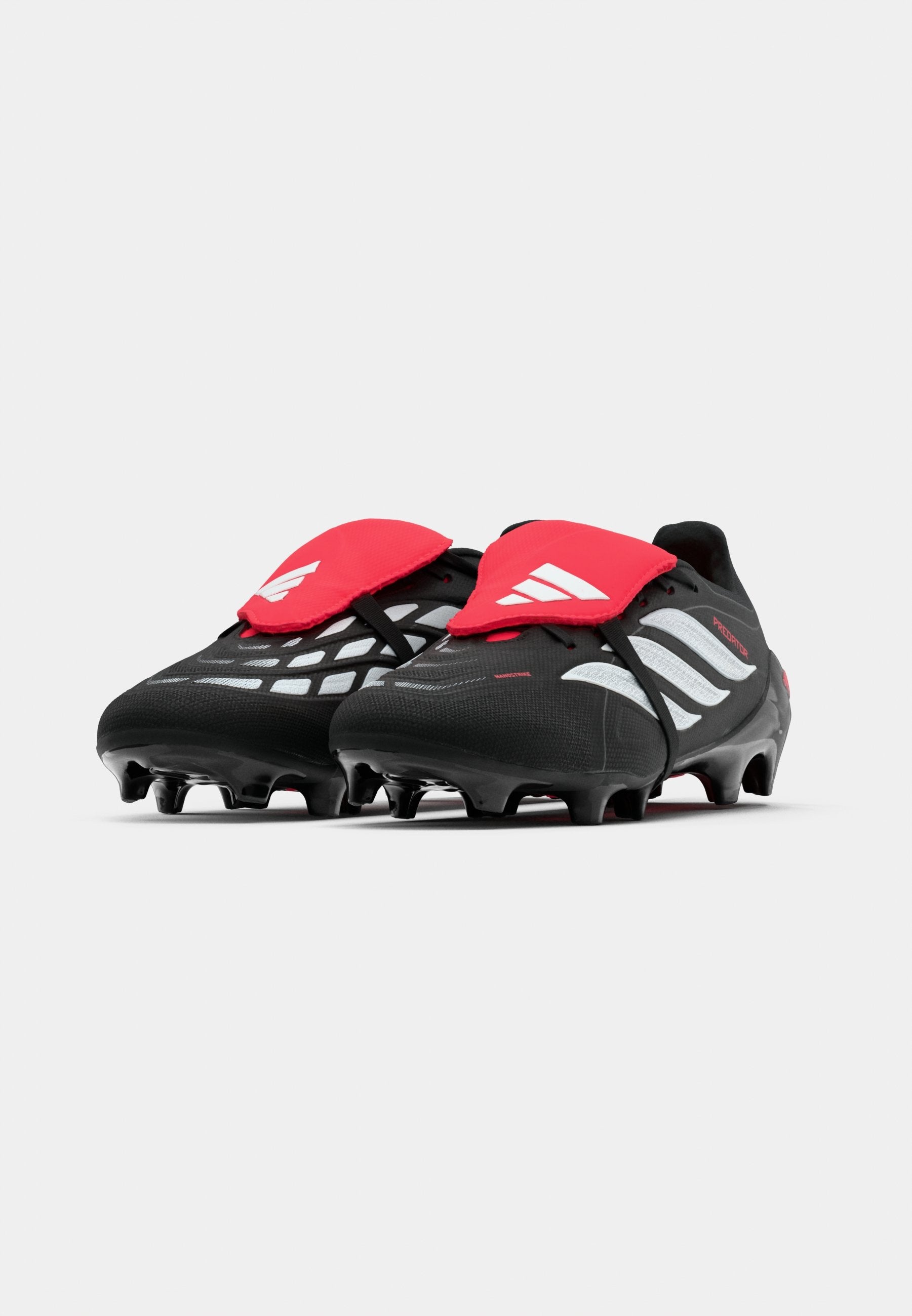 PREDATOR LİG KATLANIR DİL - Sabit zemin futbol ayakkabısı - core black/footwear white/lucid red