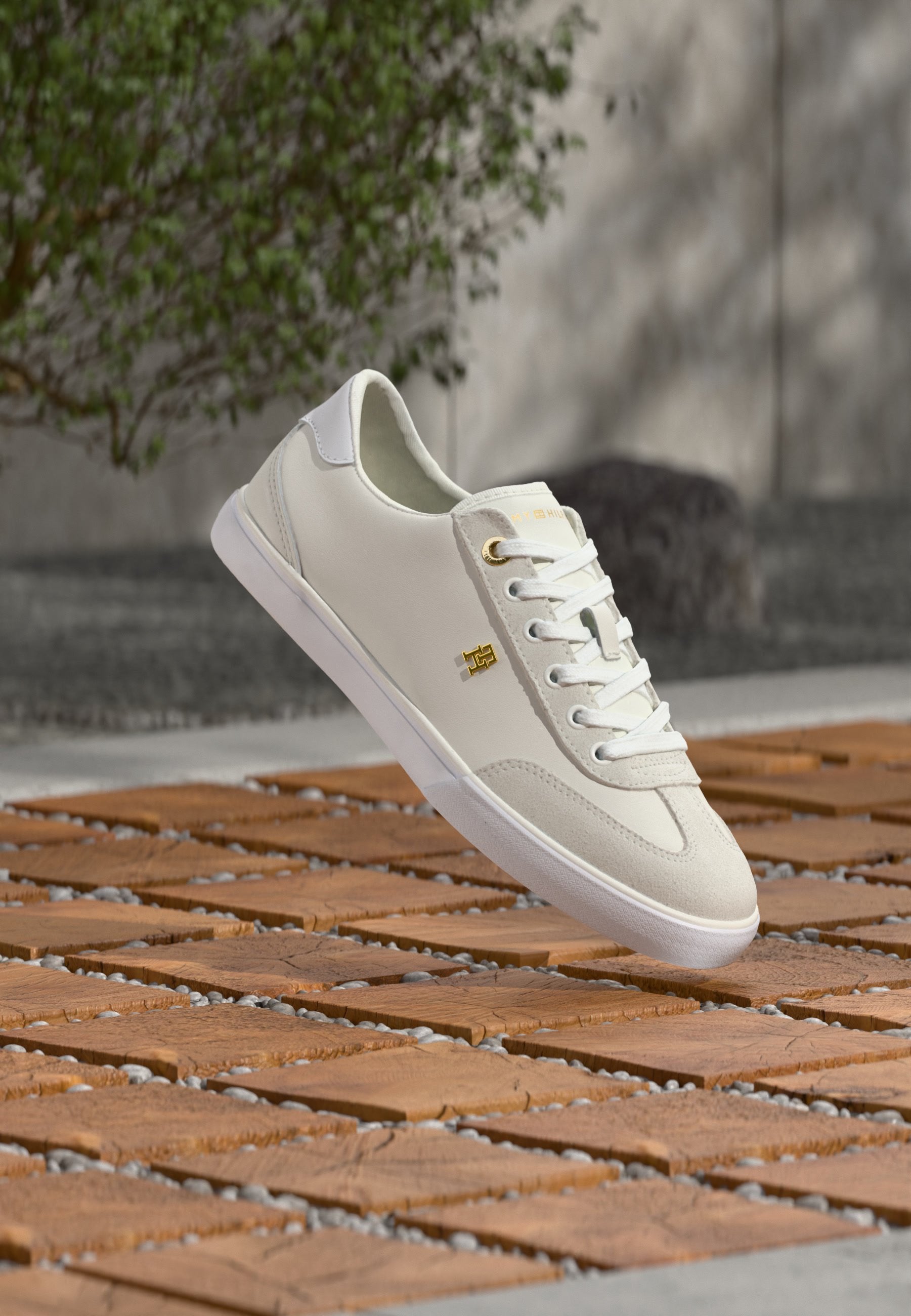 Trainers - ecru