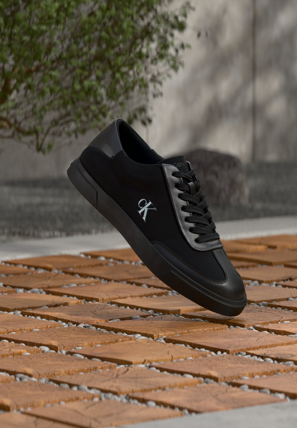 Trainers - triple black
