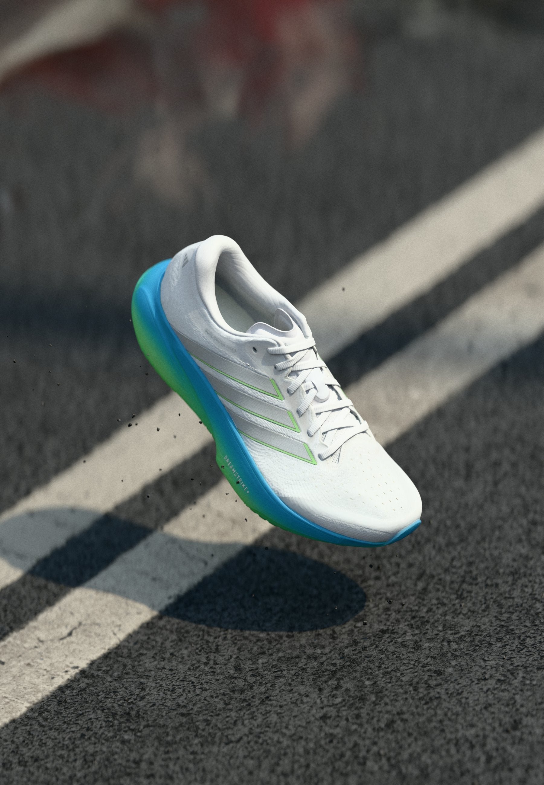 SUPERNOVA RISE 3 M - Road running shoes - cloud white/silver-coloured metallic/semi blue burst