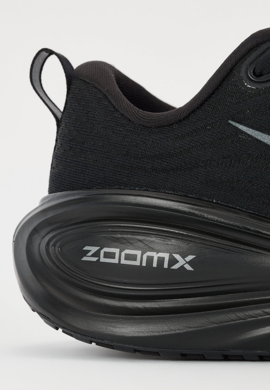 VOMERO PLUS - Road running shoes - black/dark smoke grey/metallic dark grey/cool grey