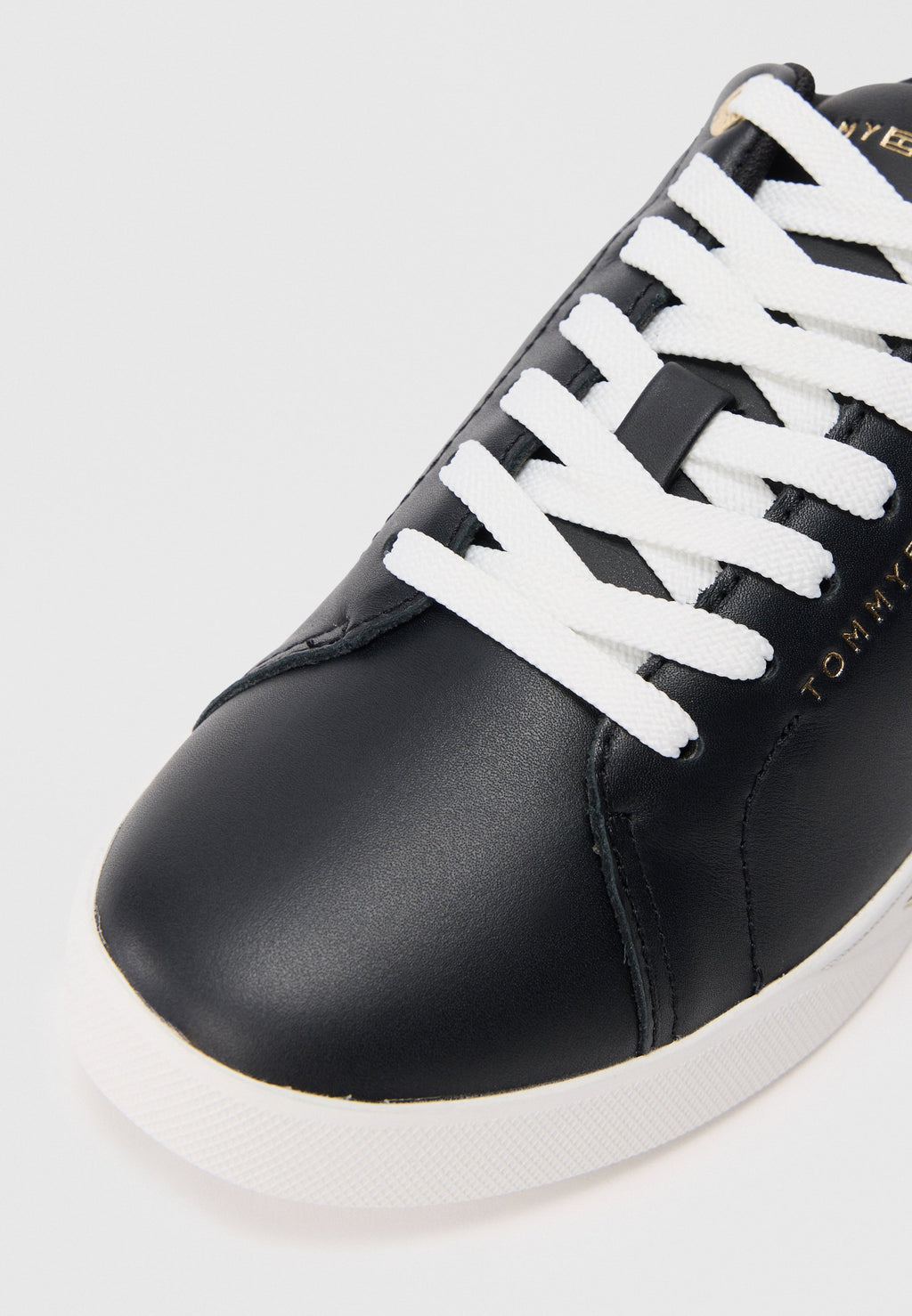 LEATHER LOGO PLAQUE COURT TRAINERS - Trainers - black