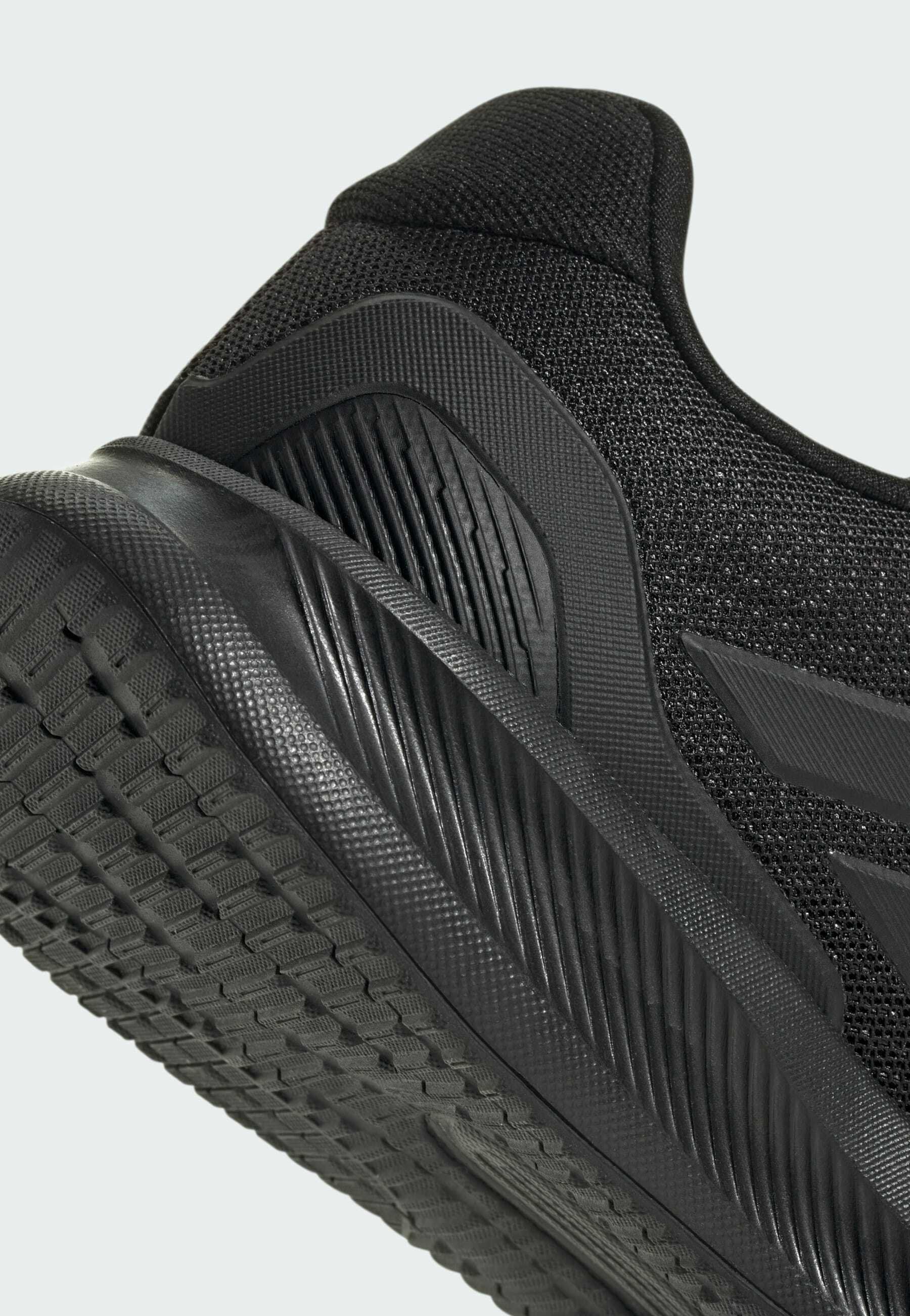Road running shoes - core black