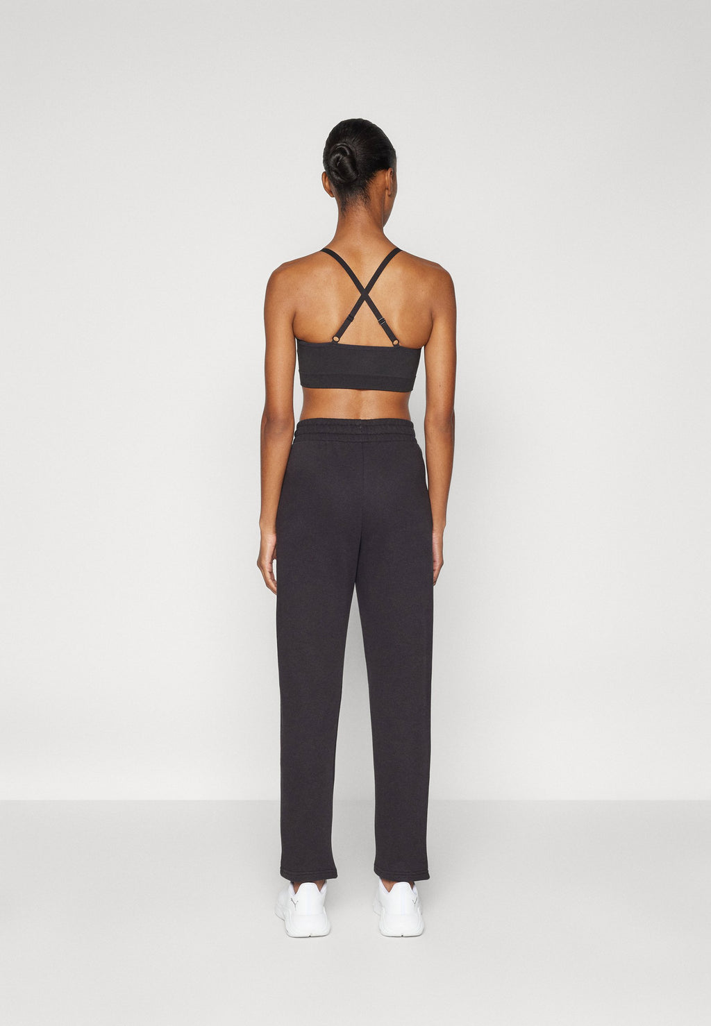 ESS SMALL NO. 1 LOGO TR OP - Tracksuit bottoms - black