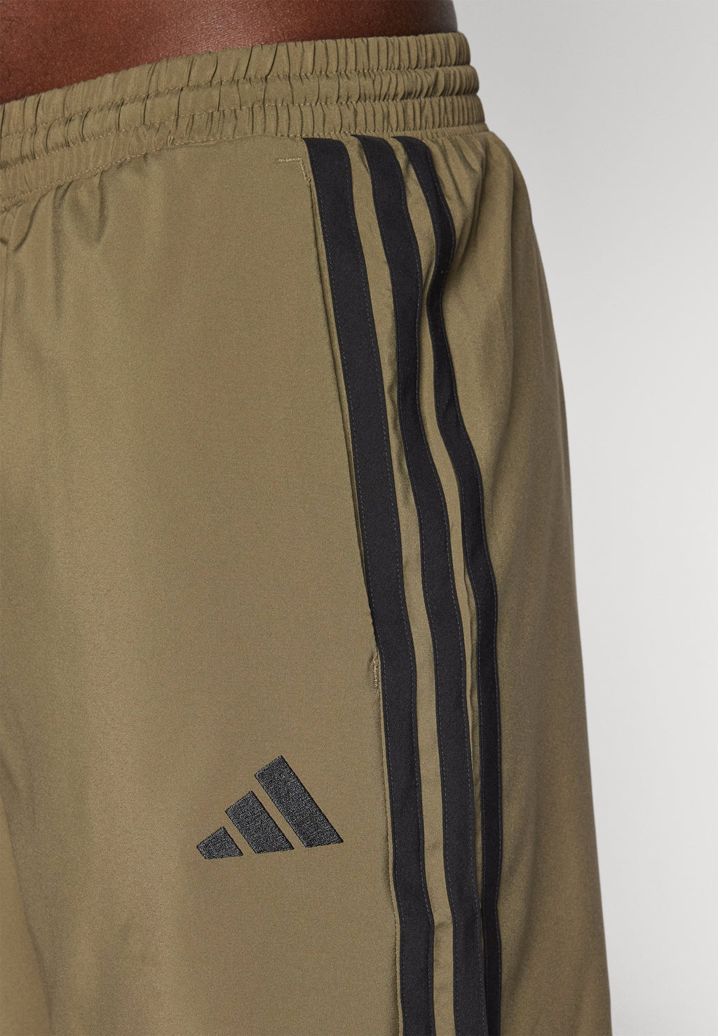 M 3S CHELSEA B - Sports shorts - olive strata/black