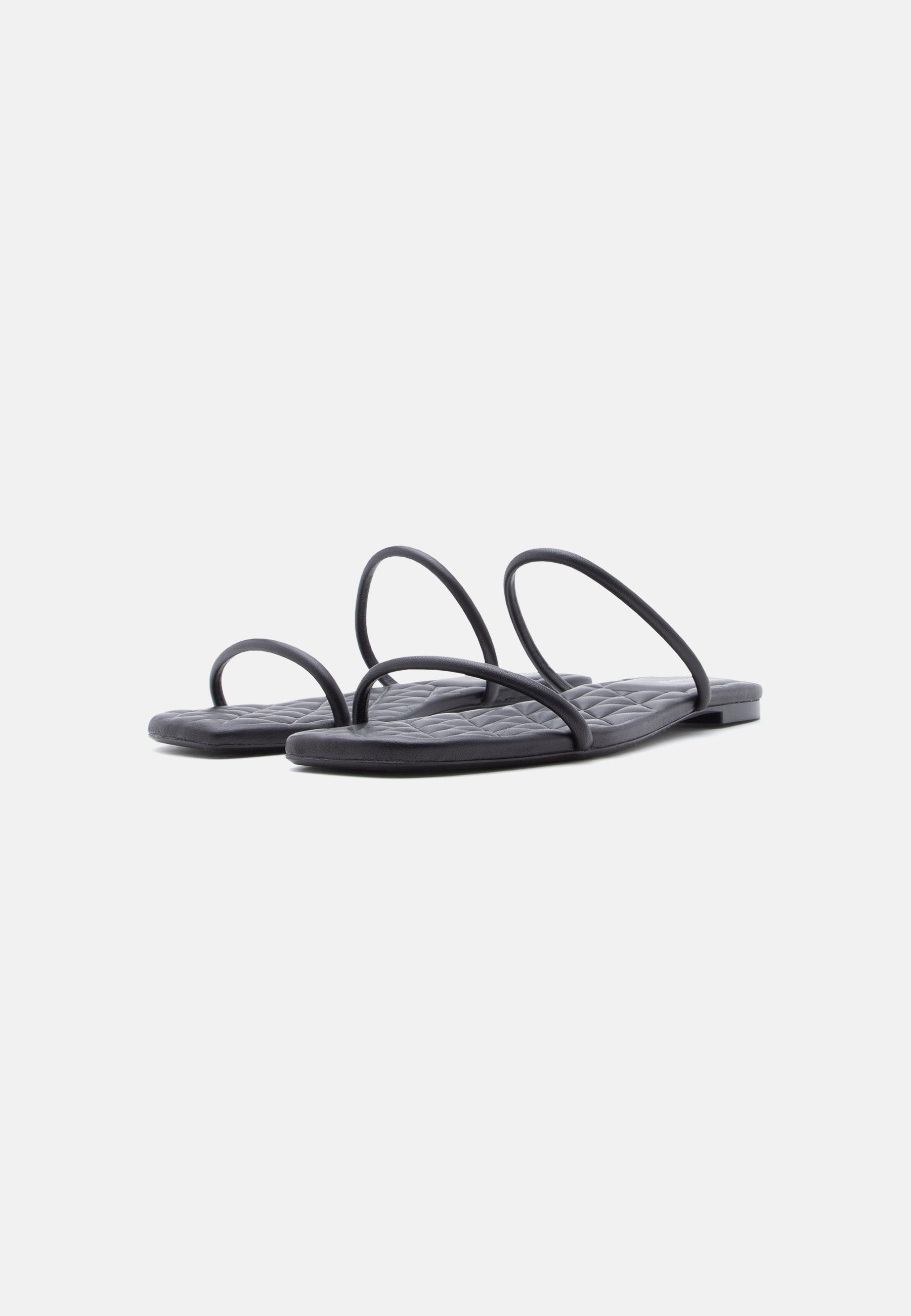 Mules - triple black