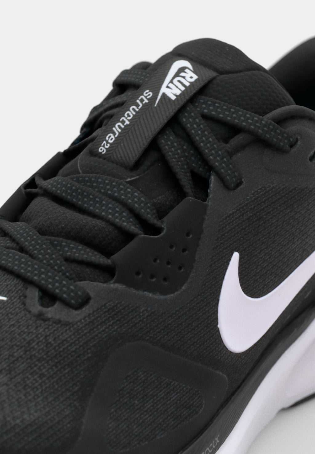 W NIKE STRUCTURE 26 - Chaussures de running sur route - black/white/cool grey/metallic silver