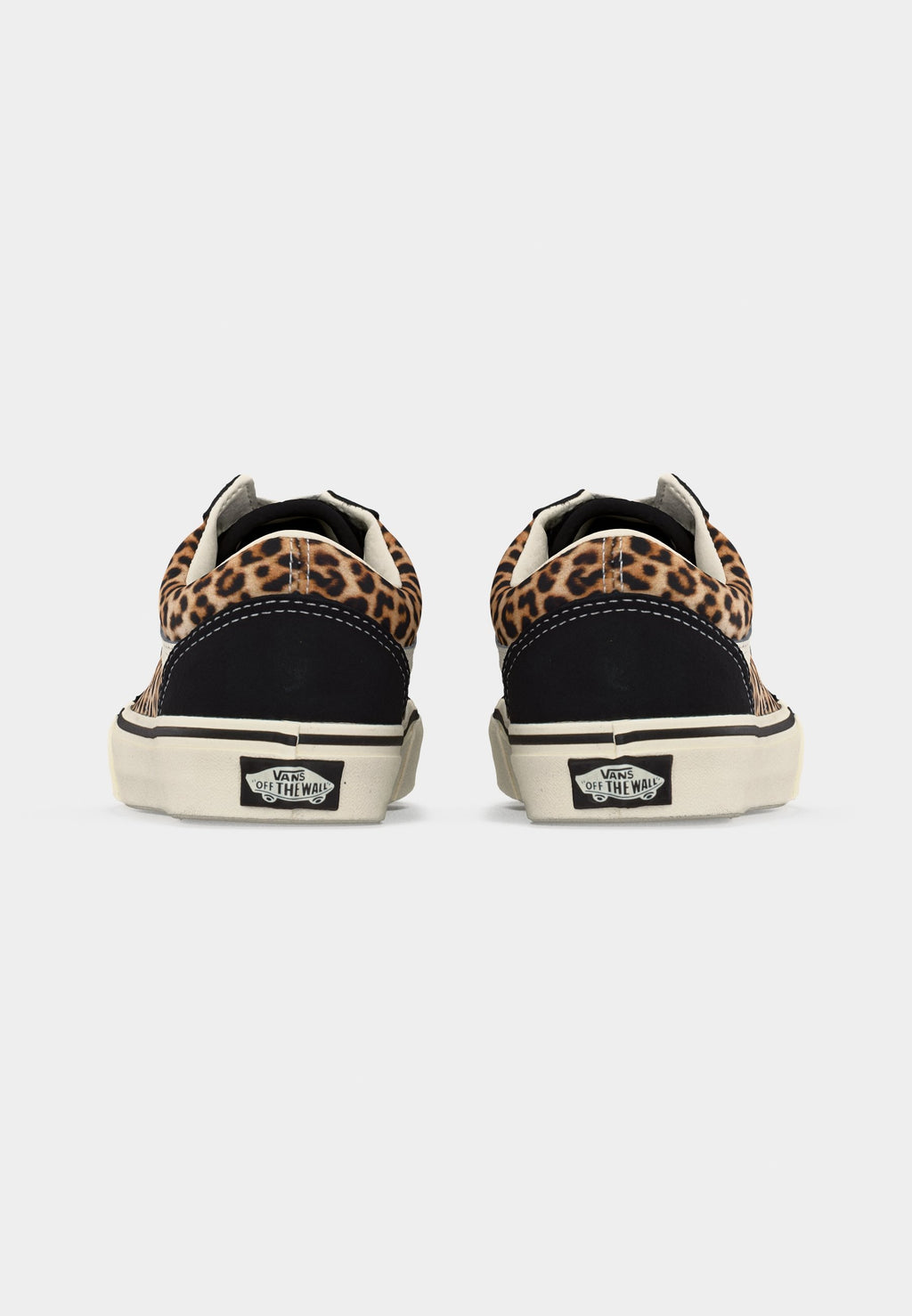 OLD SKOOL - Skate shoes - black