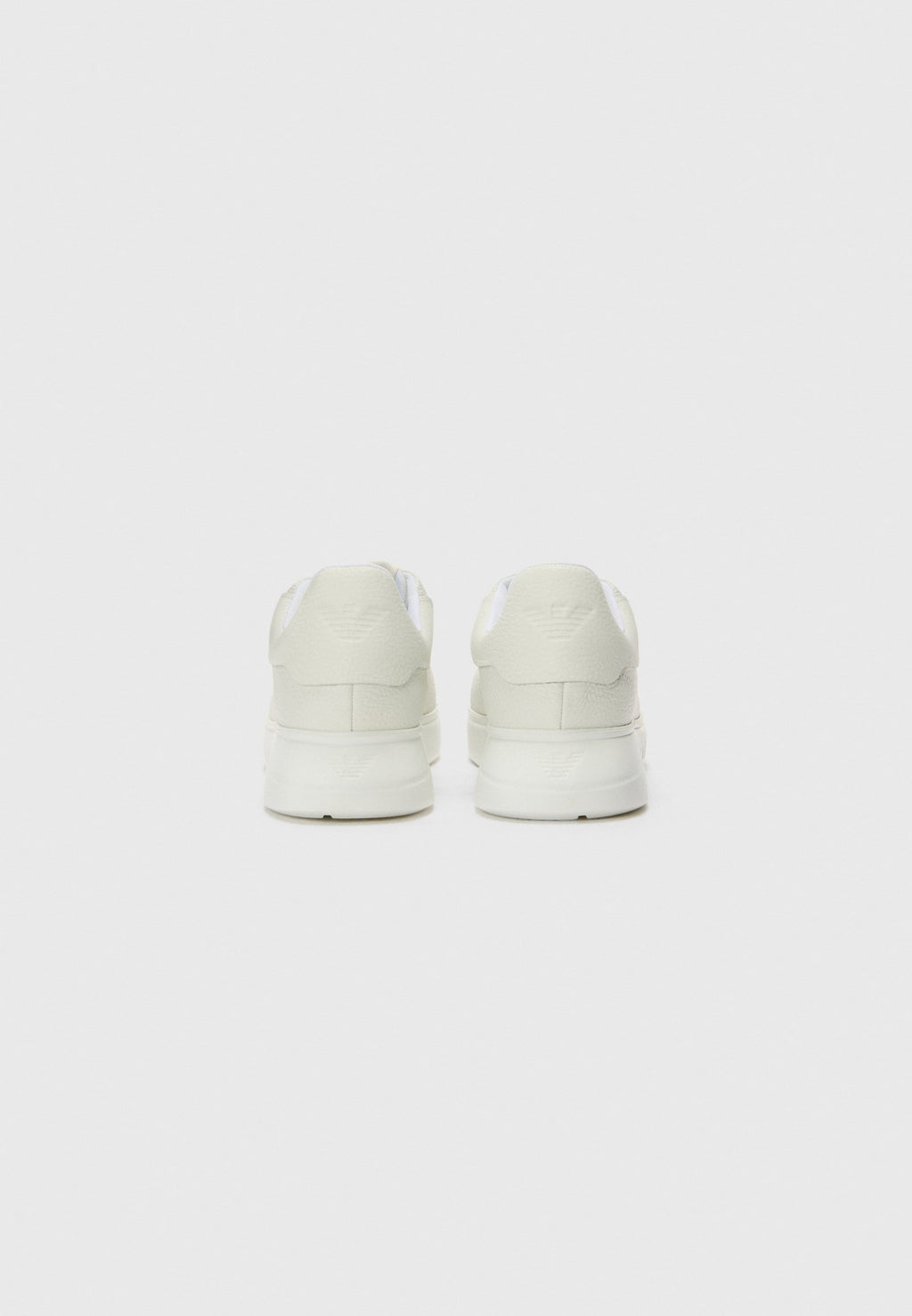 Trainers - white
