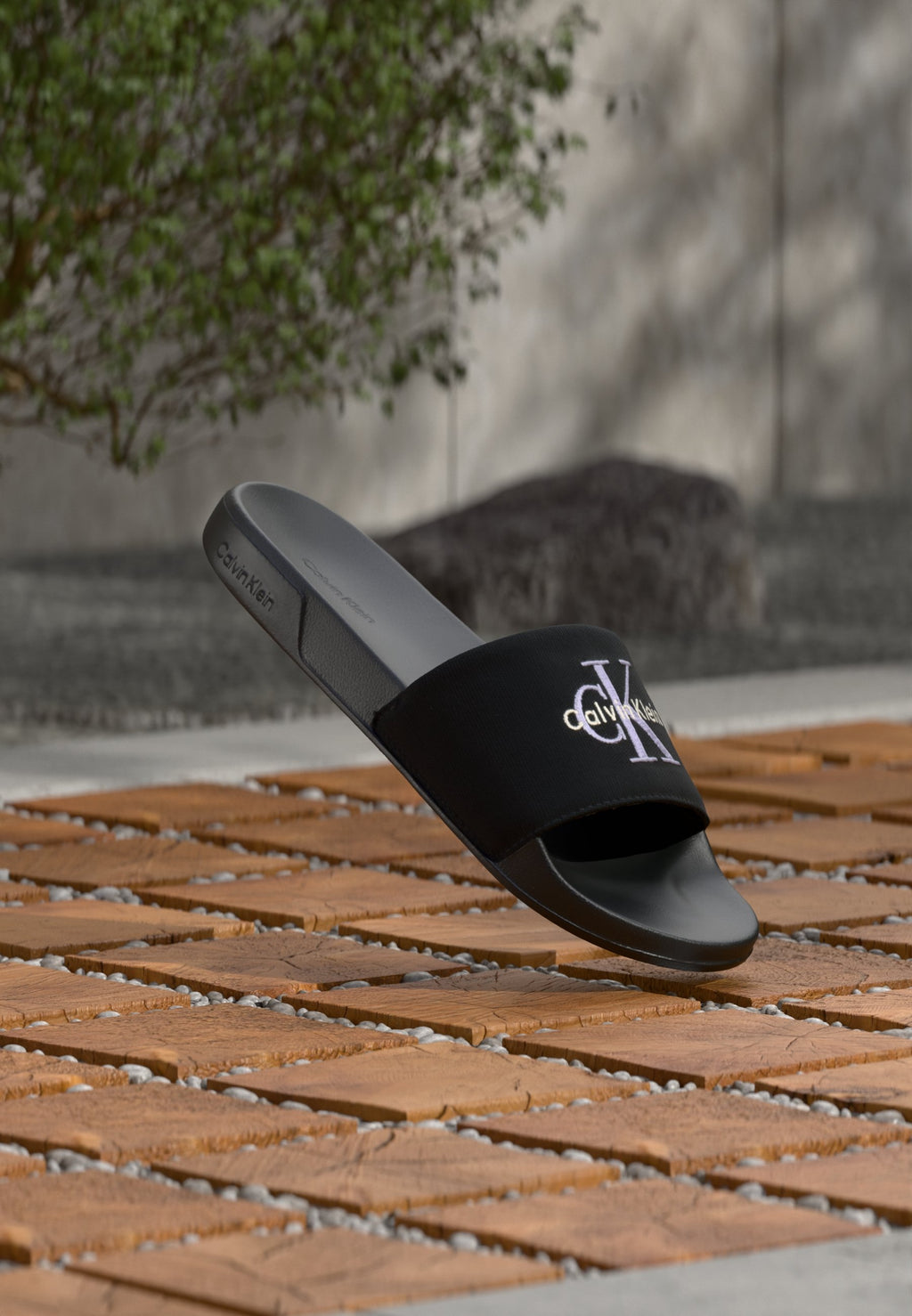 ESS SLIDE - Mules - black/soft levander