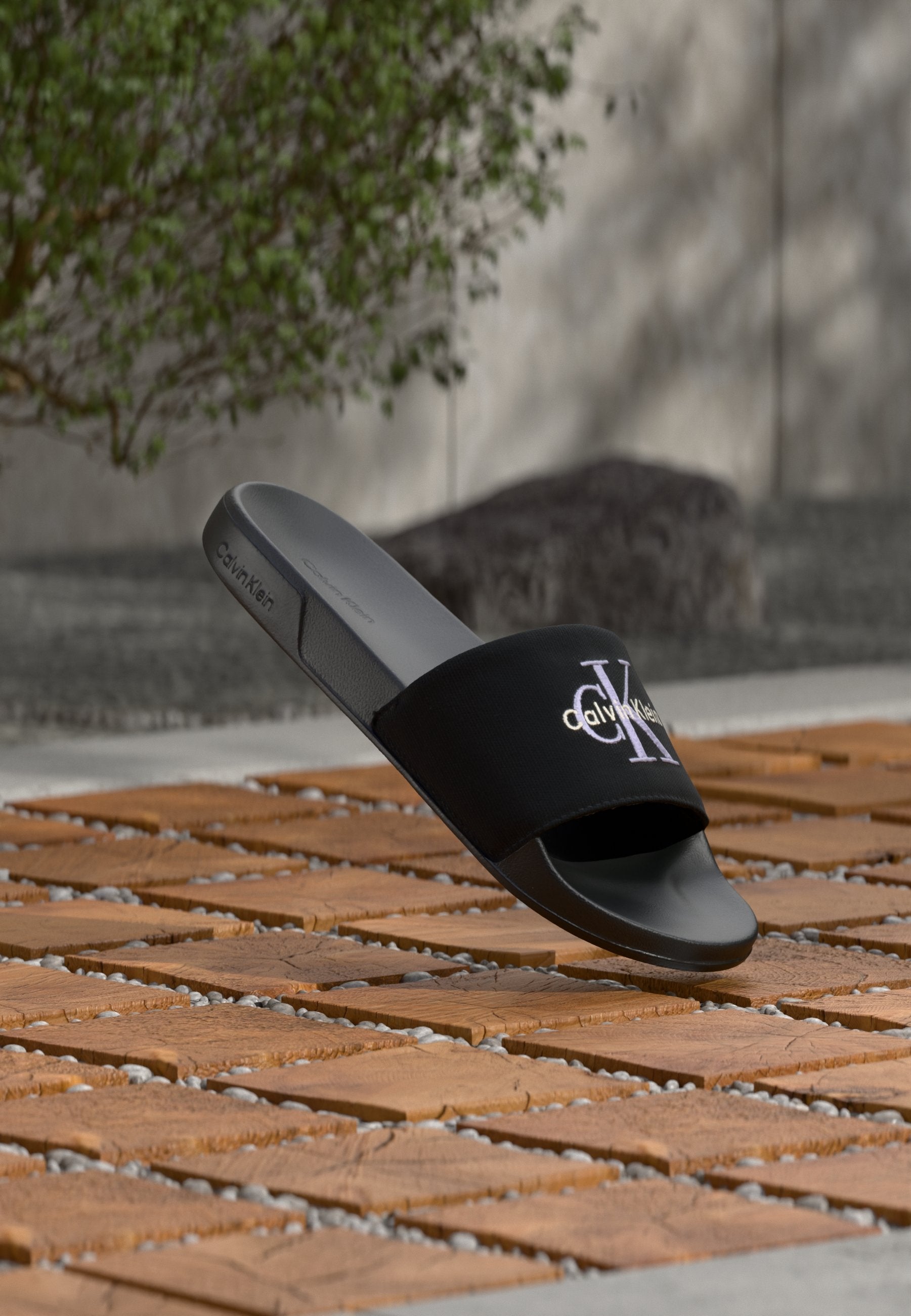 ESS SLIDE - Mules - black/soft levander