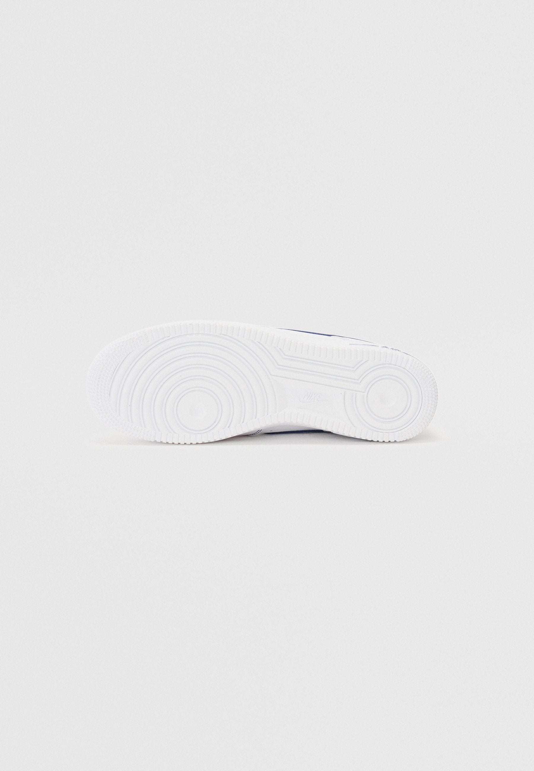 AIR FORCE 1 - Trainers - white/deep royal blue