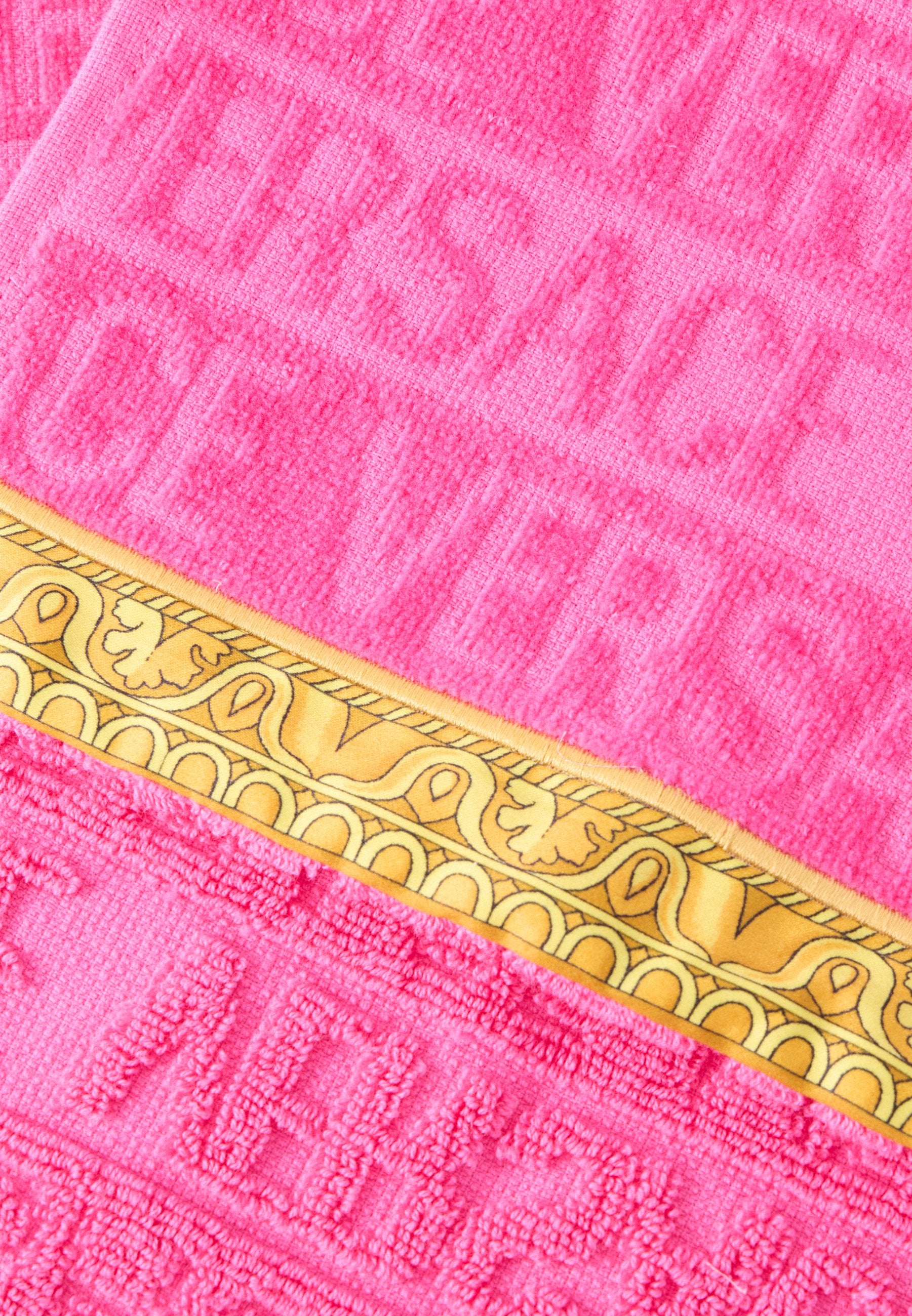 BATH TOWEL - Towel - fuxia